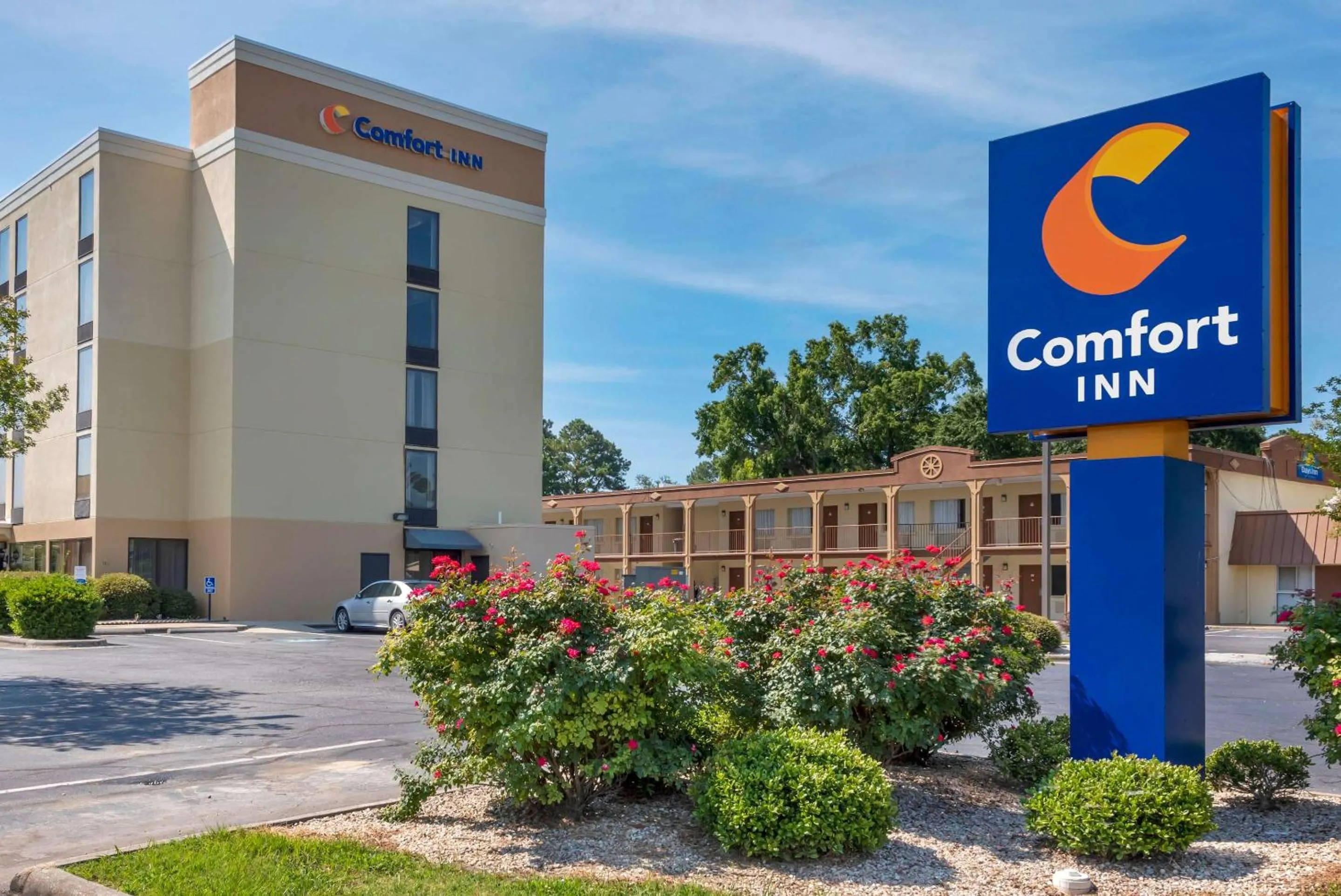 Property building in Comfort Inn Elizabeth City near University