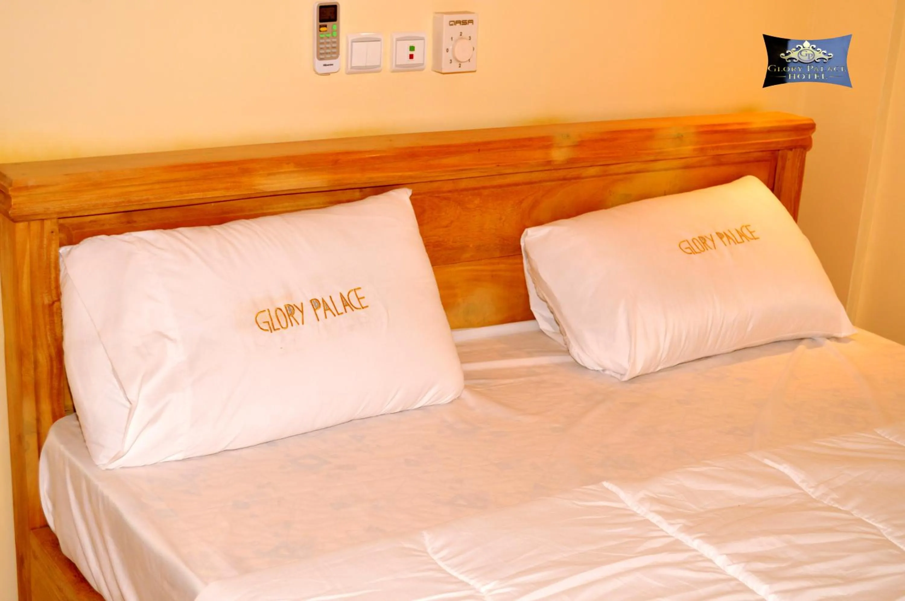 Bed in Glory Palace Hotel