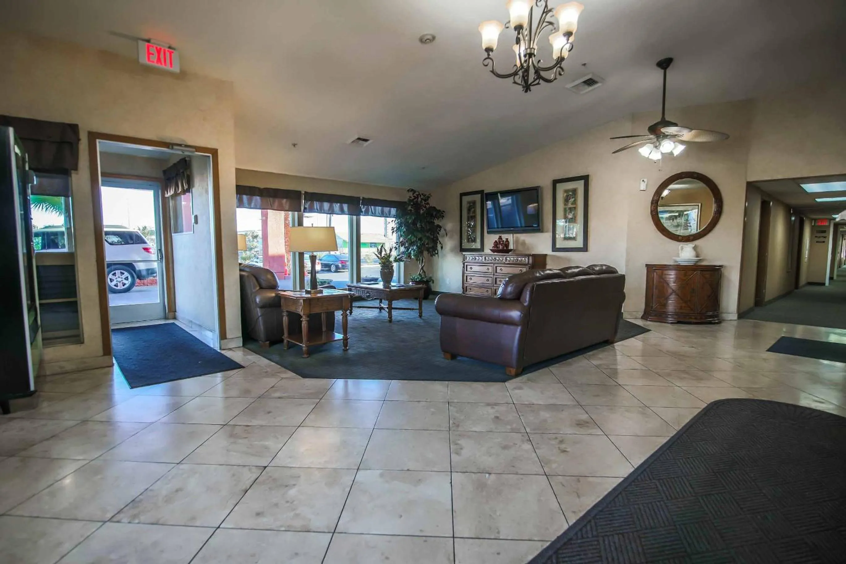 Lobby or reception in Sunrise Inn