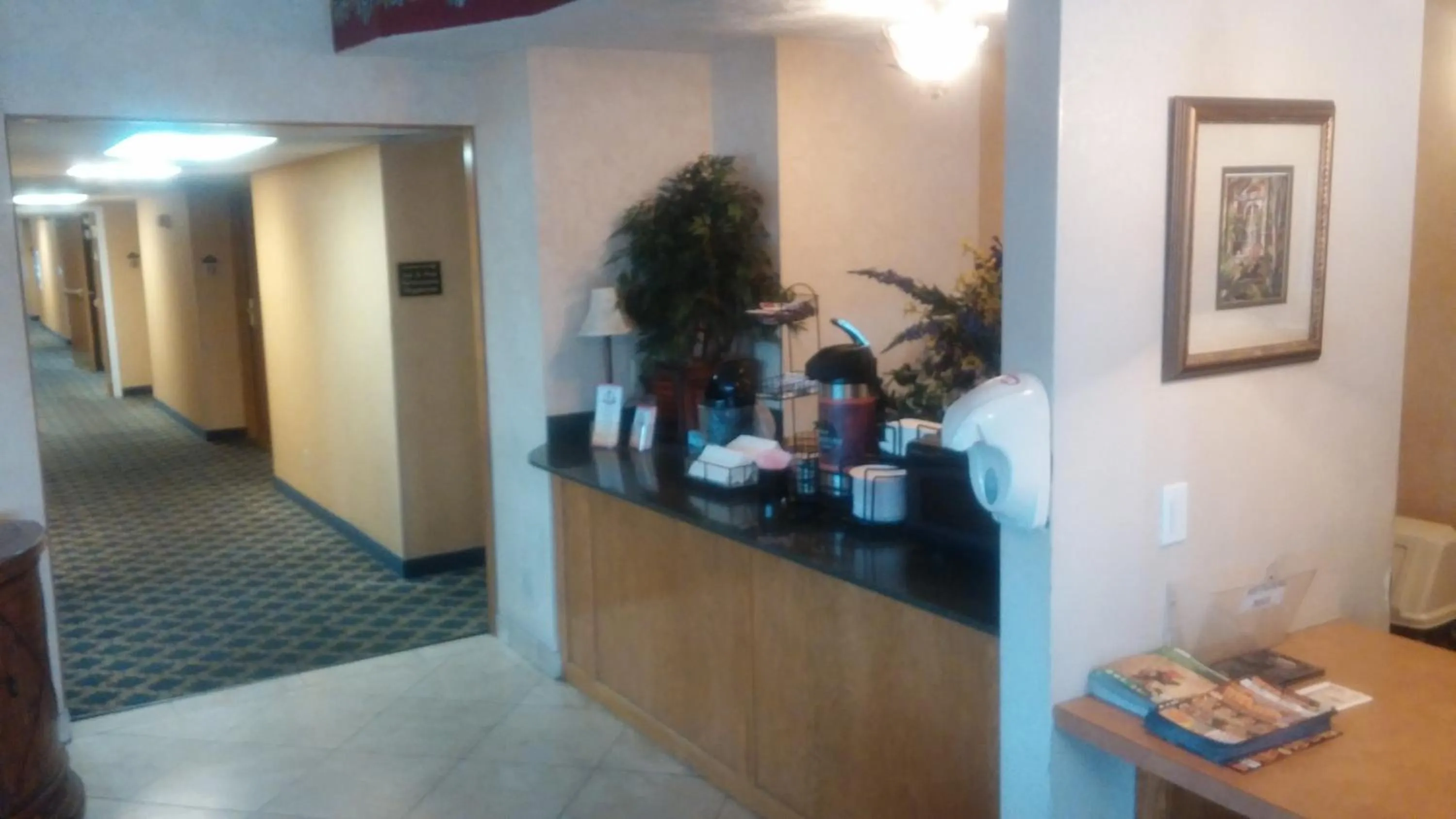 Coffee/tea facilities in Sunrise Inn