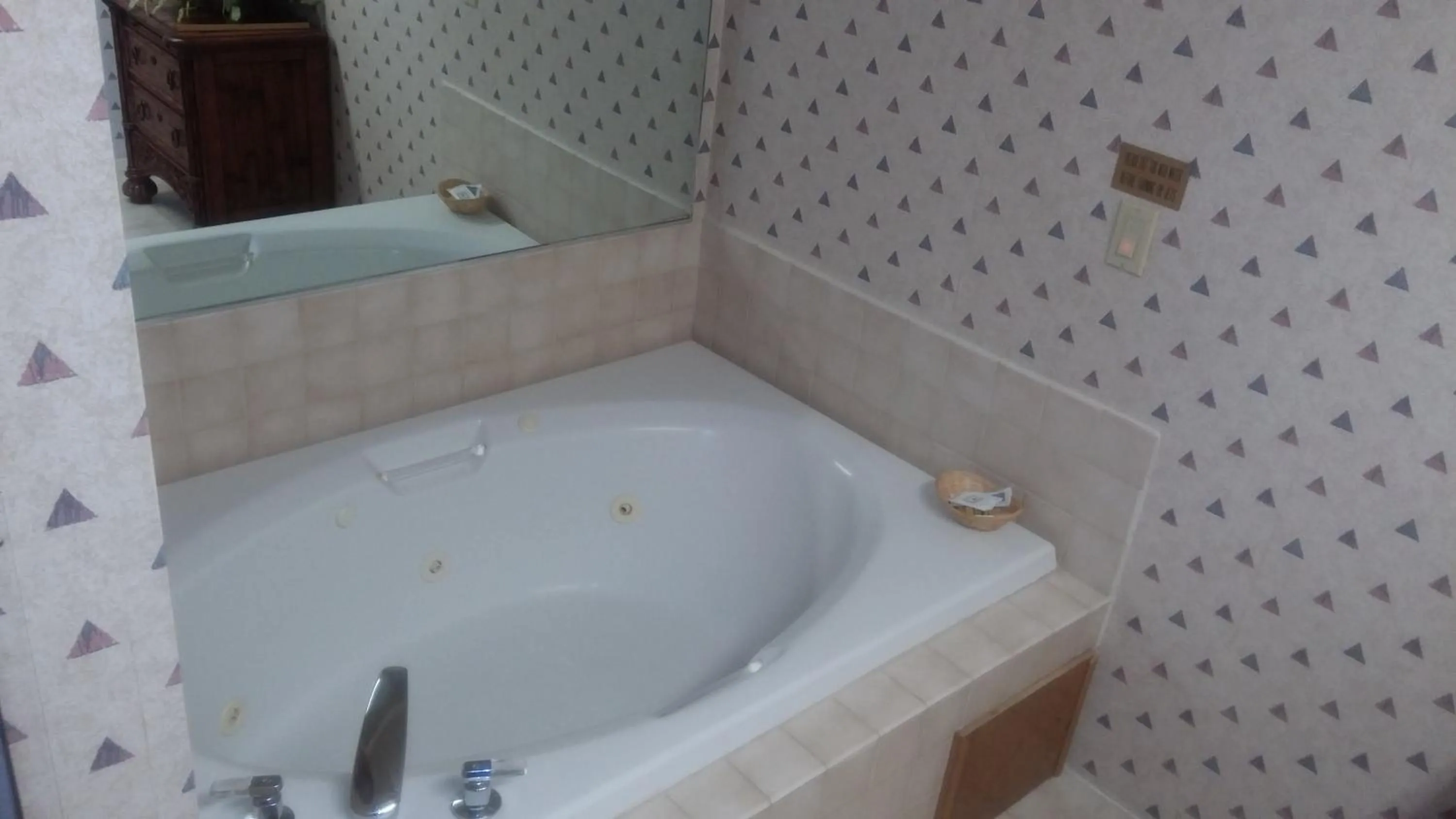 Bathroom in Sunrise Inn