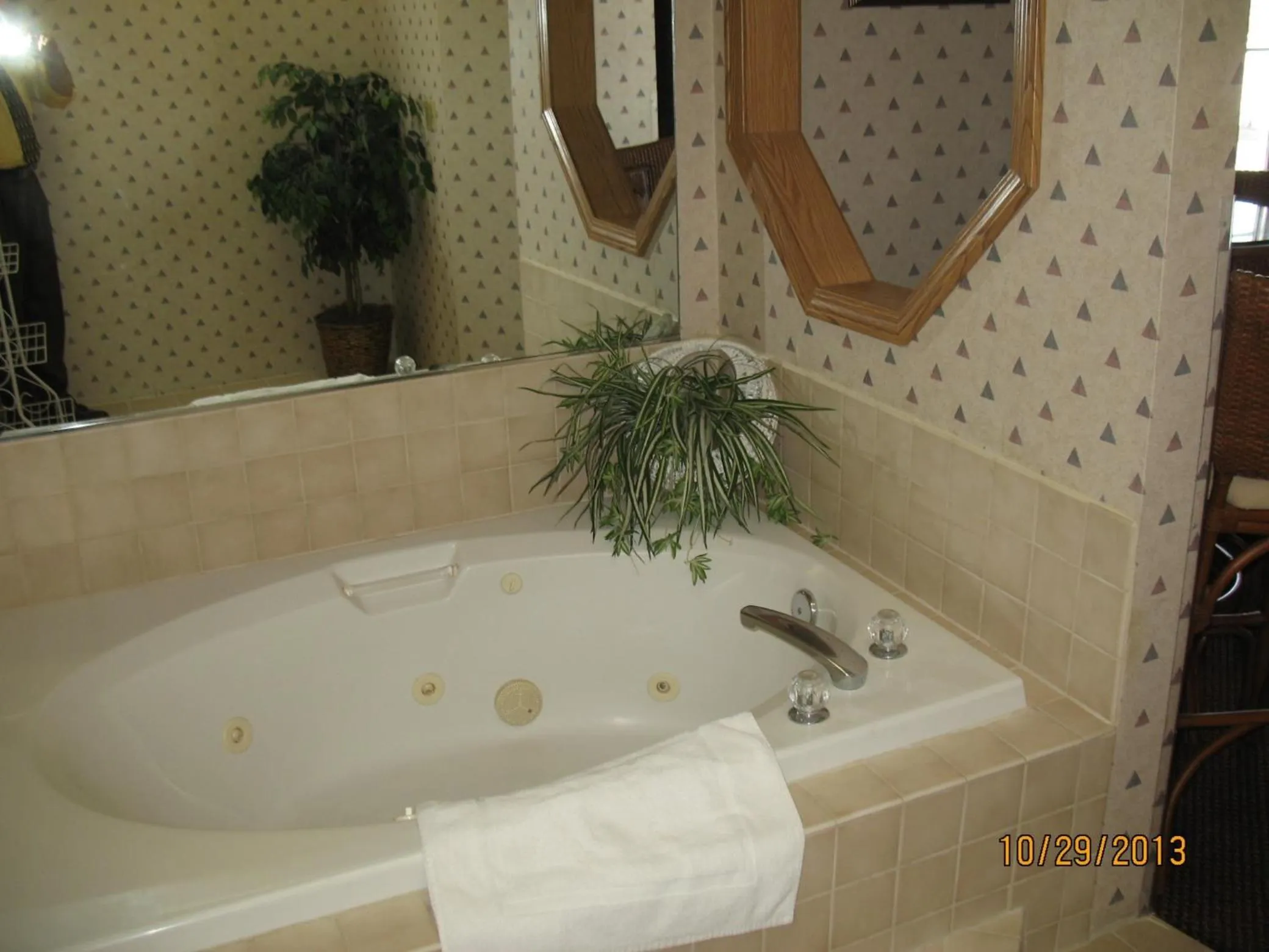 Bathroom in Sunrise Inn