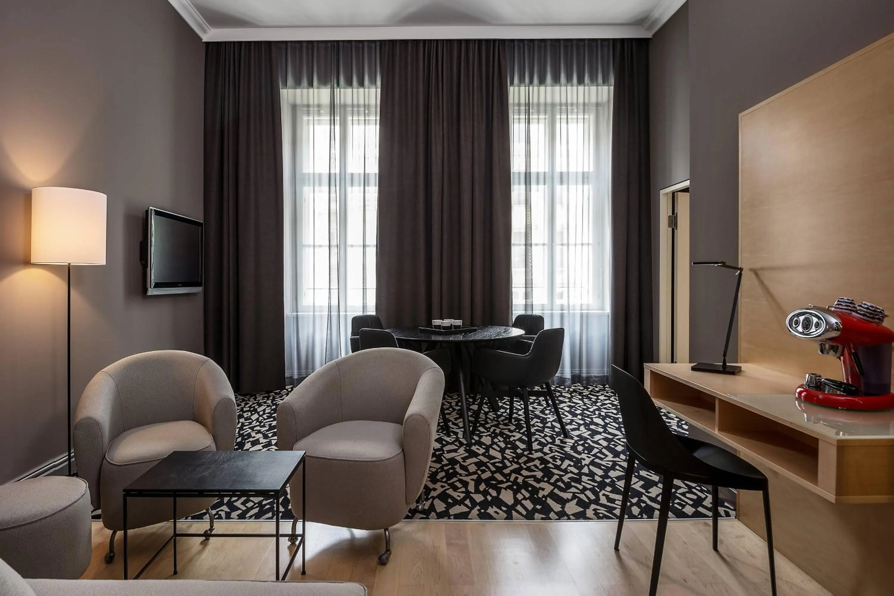 Photo of the whole room in Le Méridien Vienna