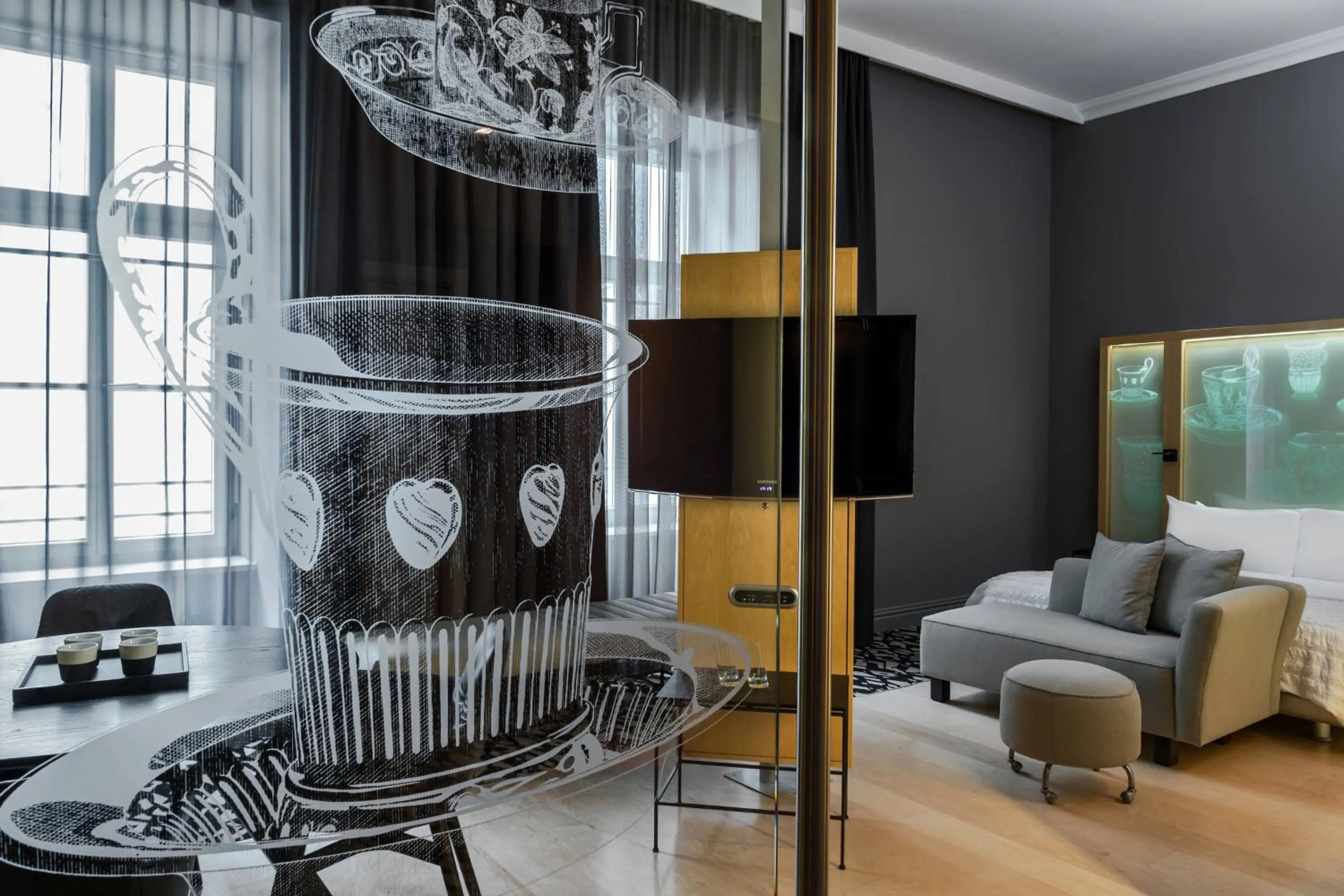 Photo of the whole room, Bed in Le Méridien Vienna