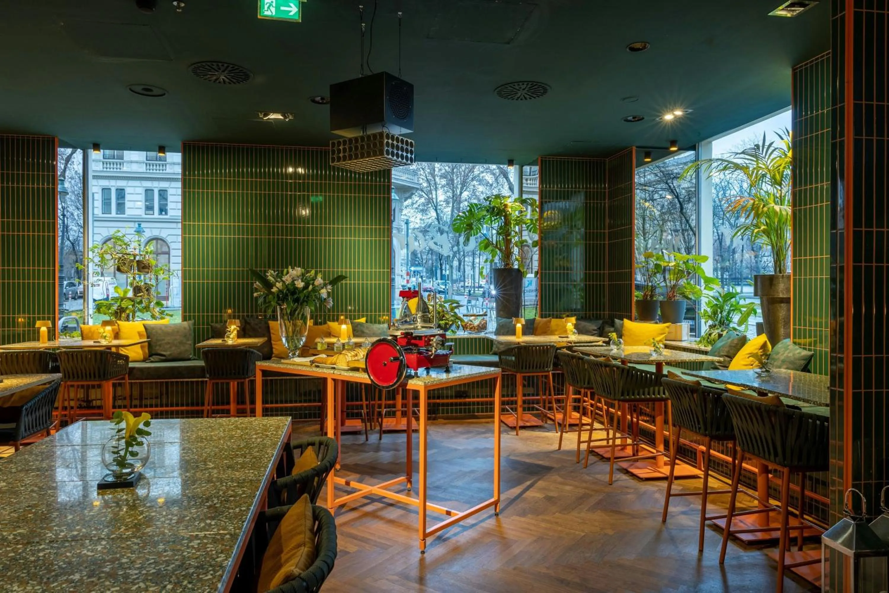 Lounge or bar in Le Méridien Vienna