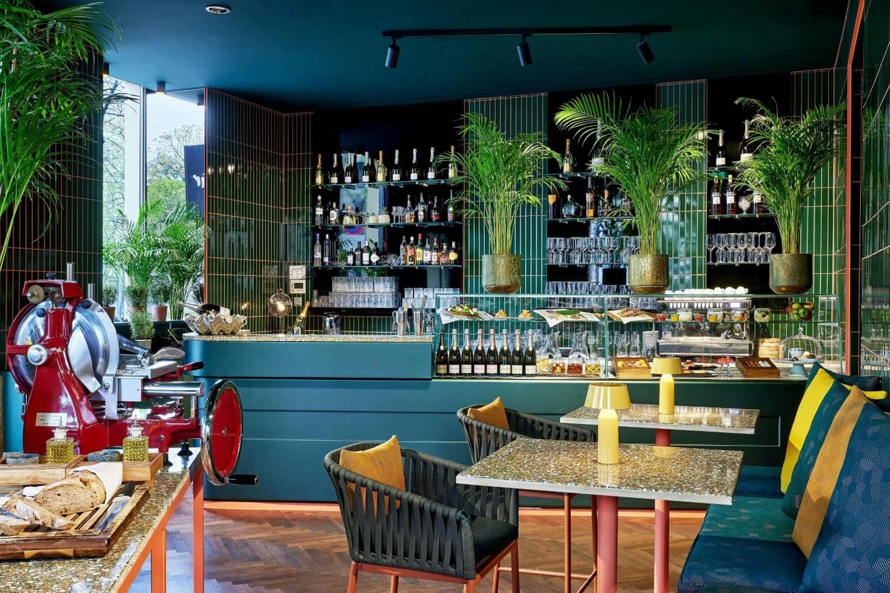 Lounge or bar in Le Méridien Vienna