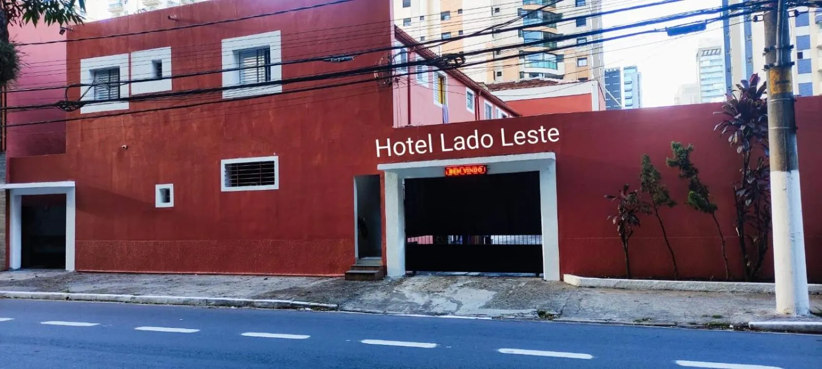 Hotel Lado Leste