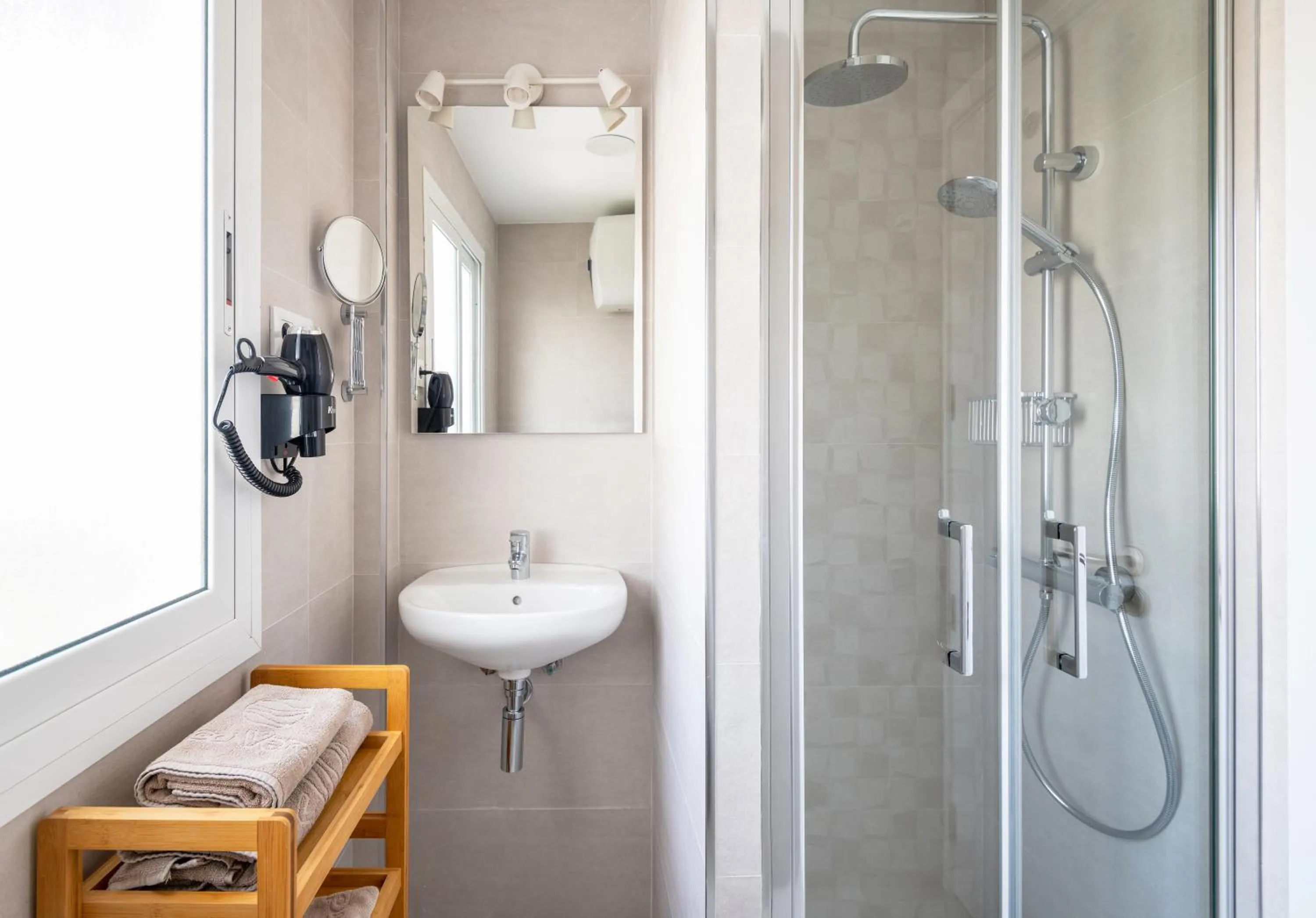 Shower in Roca Verde - Playa del Inglés