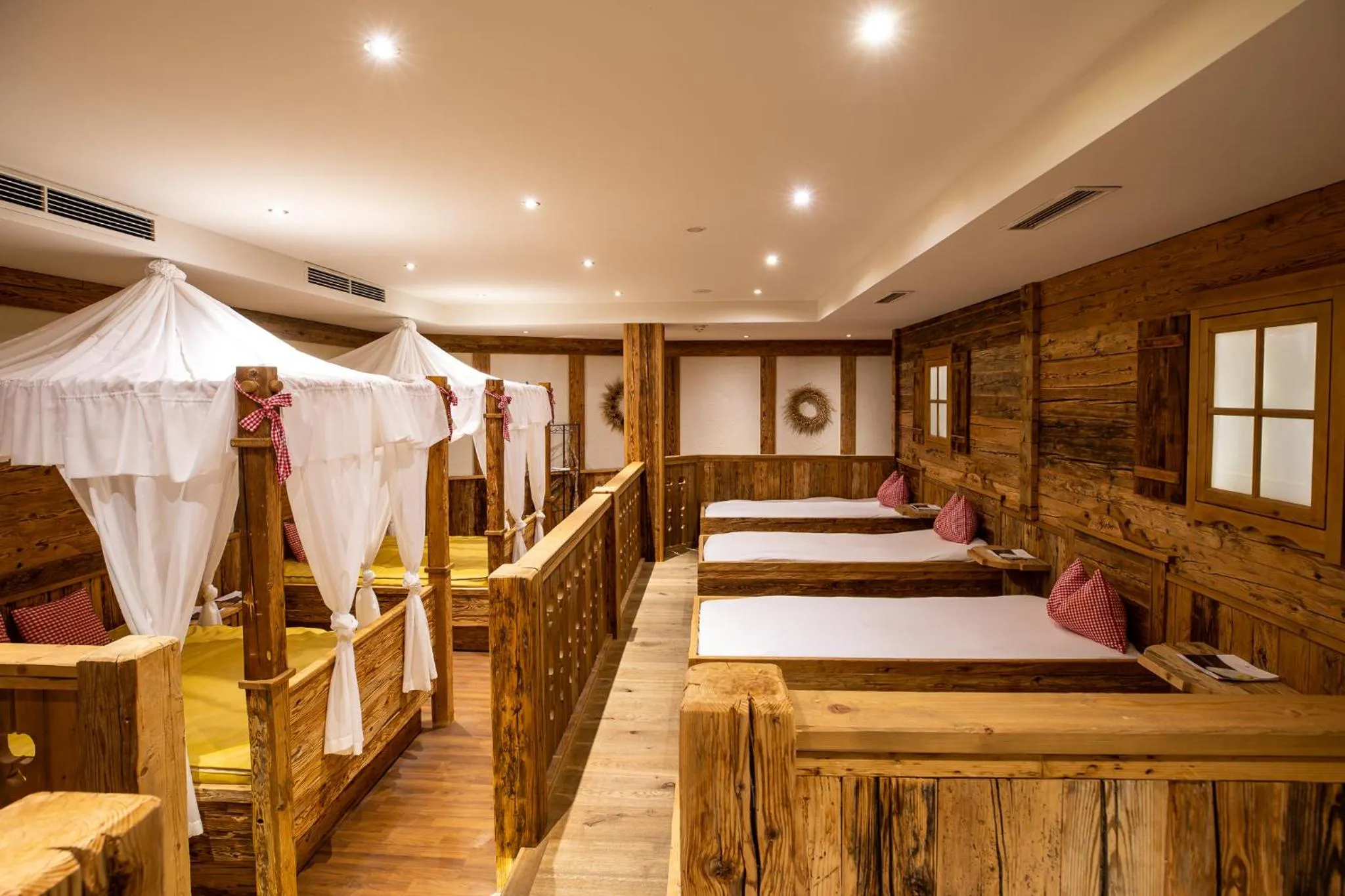 Sauna, Bed in Parkhotel