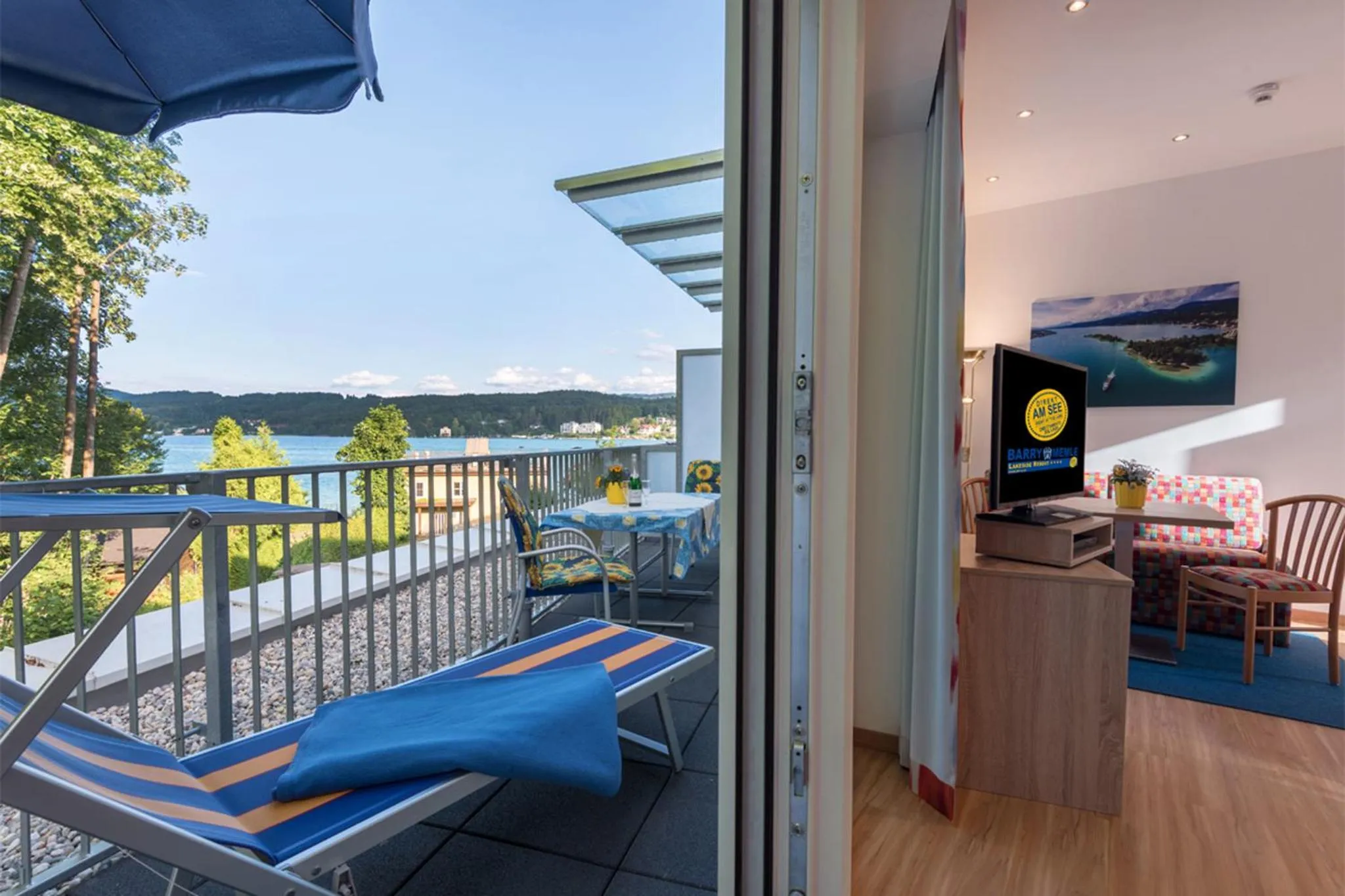 Balcony/Terrace in Barry Memle Directly at the Lake