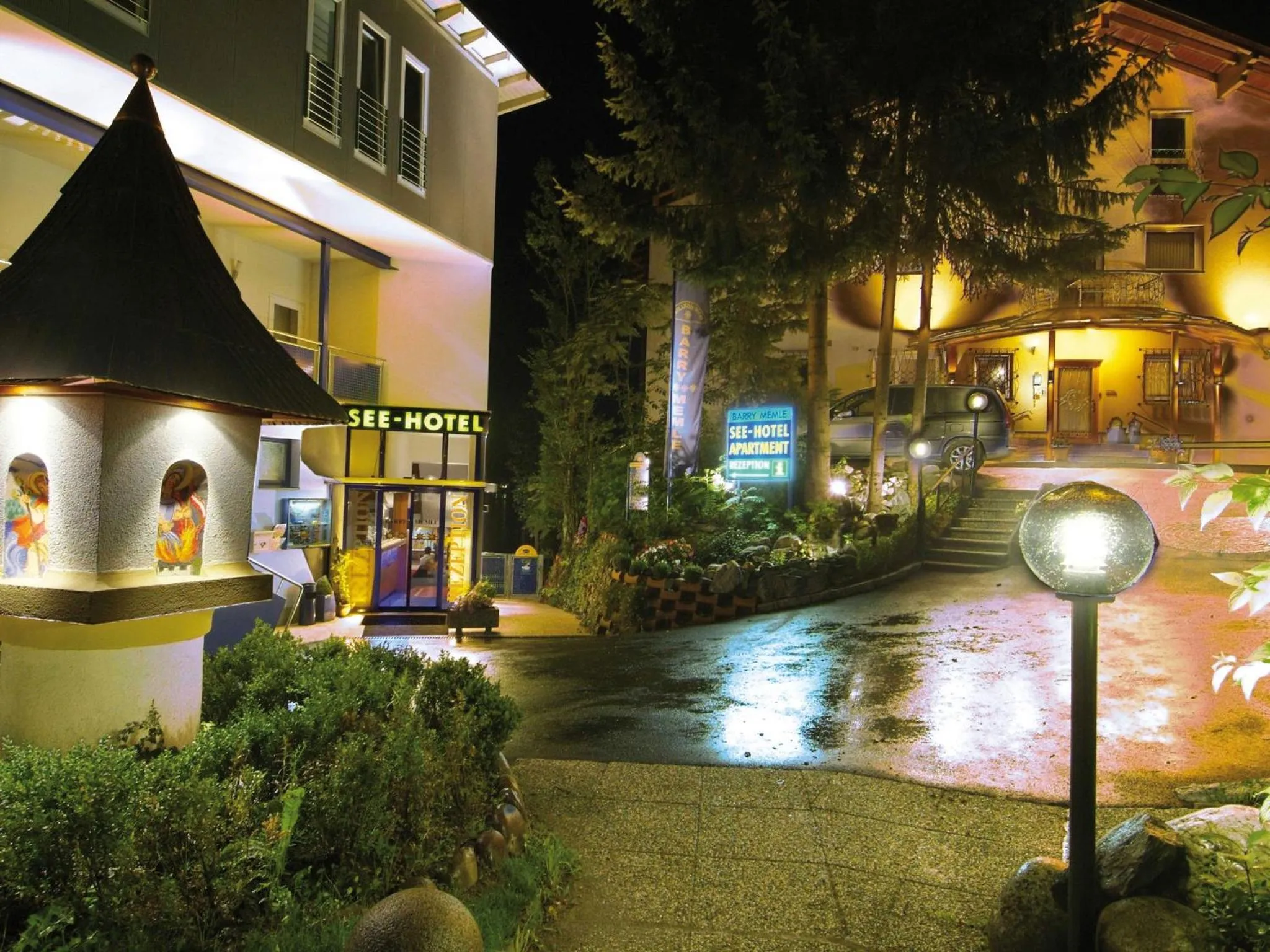 Facade/entrance in Barry Memle Directly at the Lake