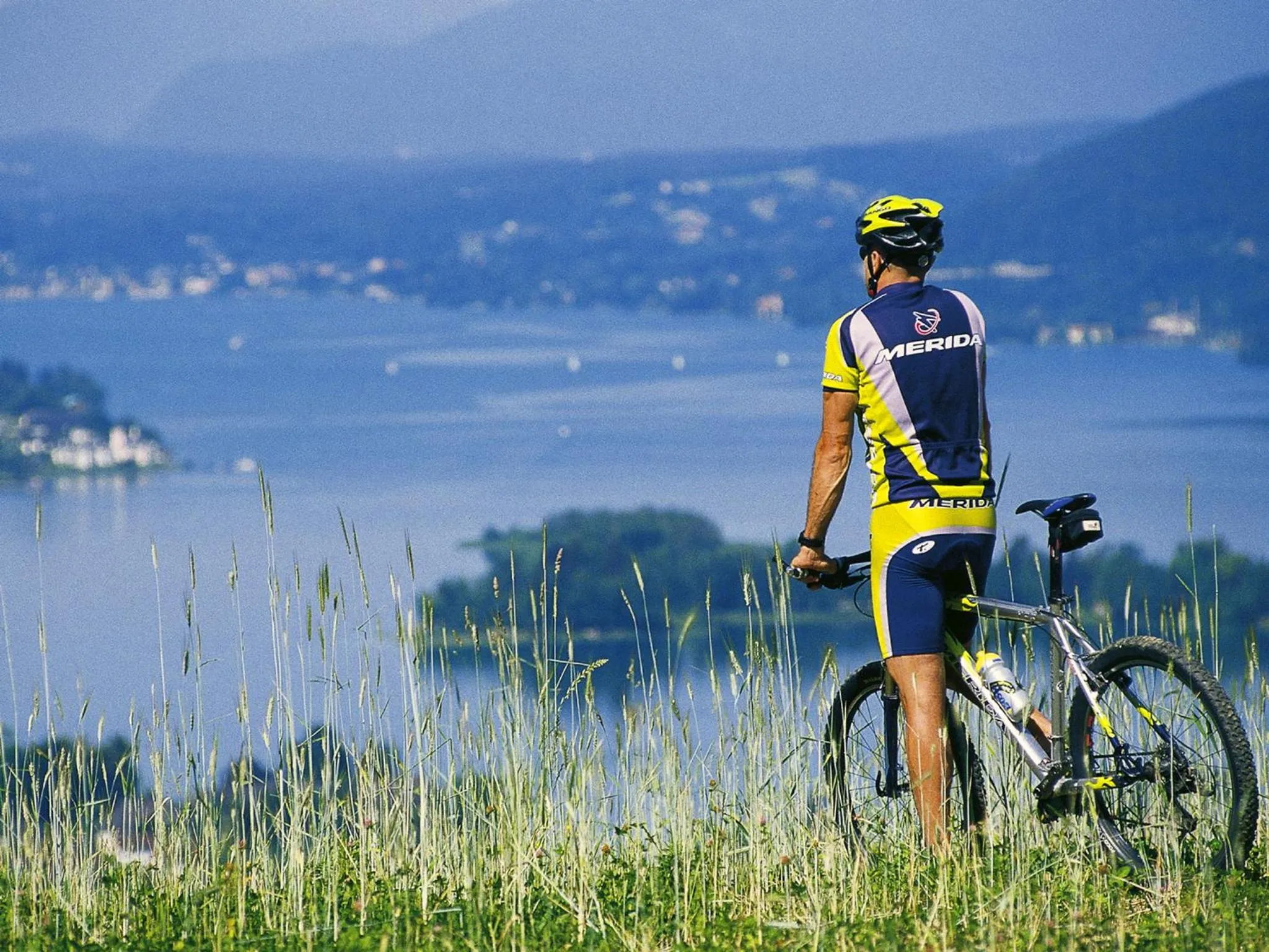 Cycling in Barry Memle Directly at the Lake