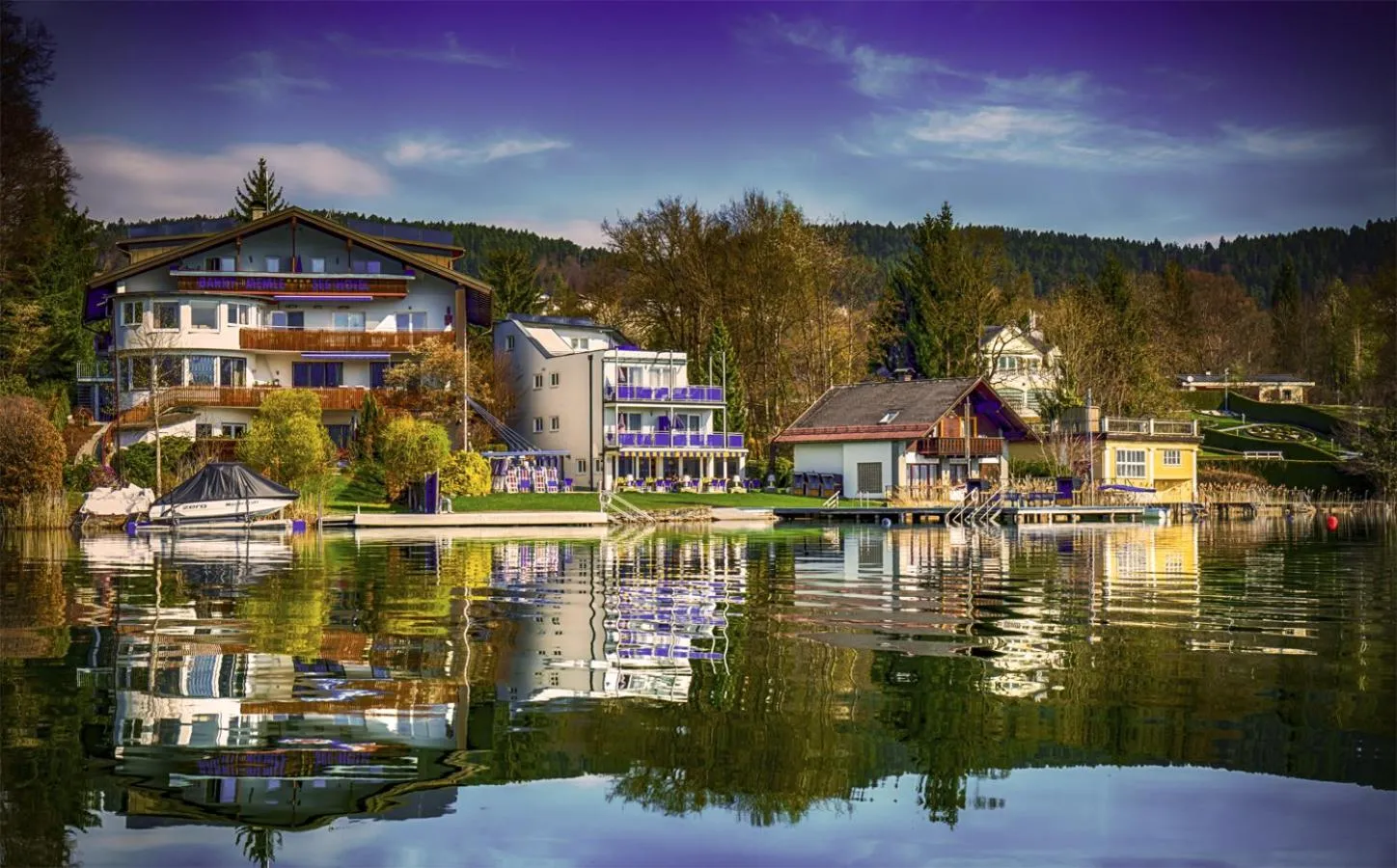 Natural landscape in Barry Memle Directly at the Lake