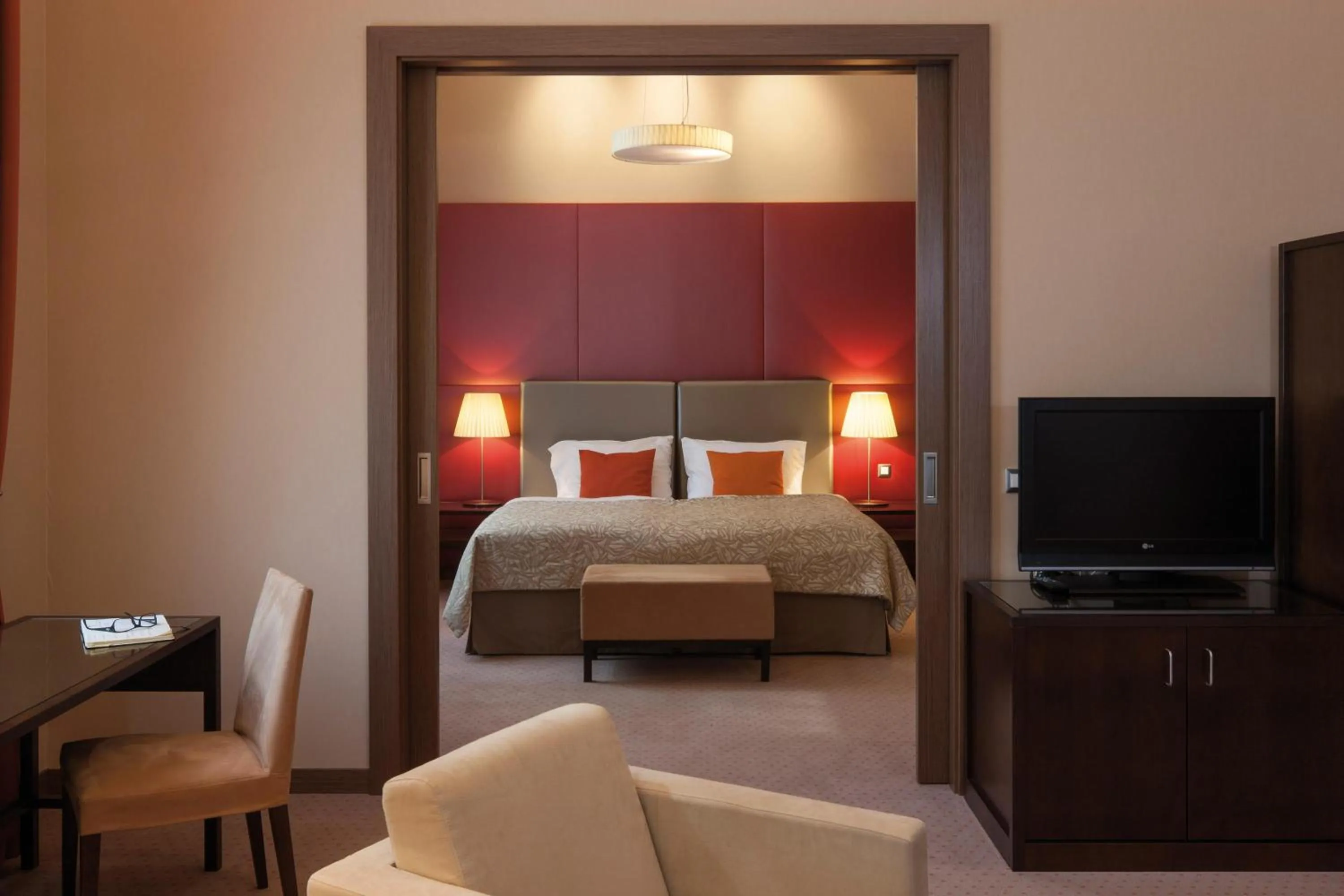 Photo of the whole room, Bed in Austria Trend Hotel Savoyen Vienna - 4 stars superior