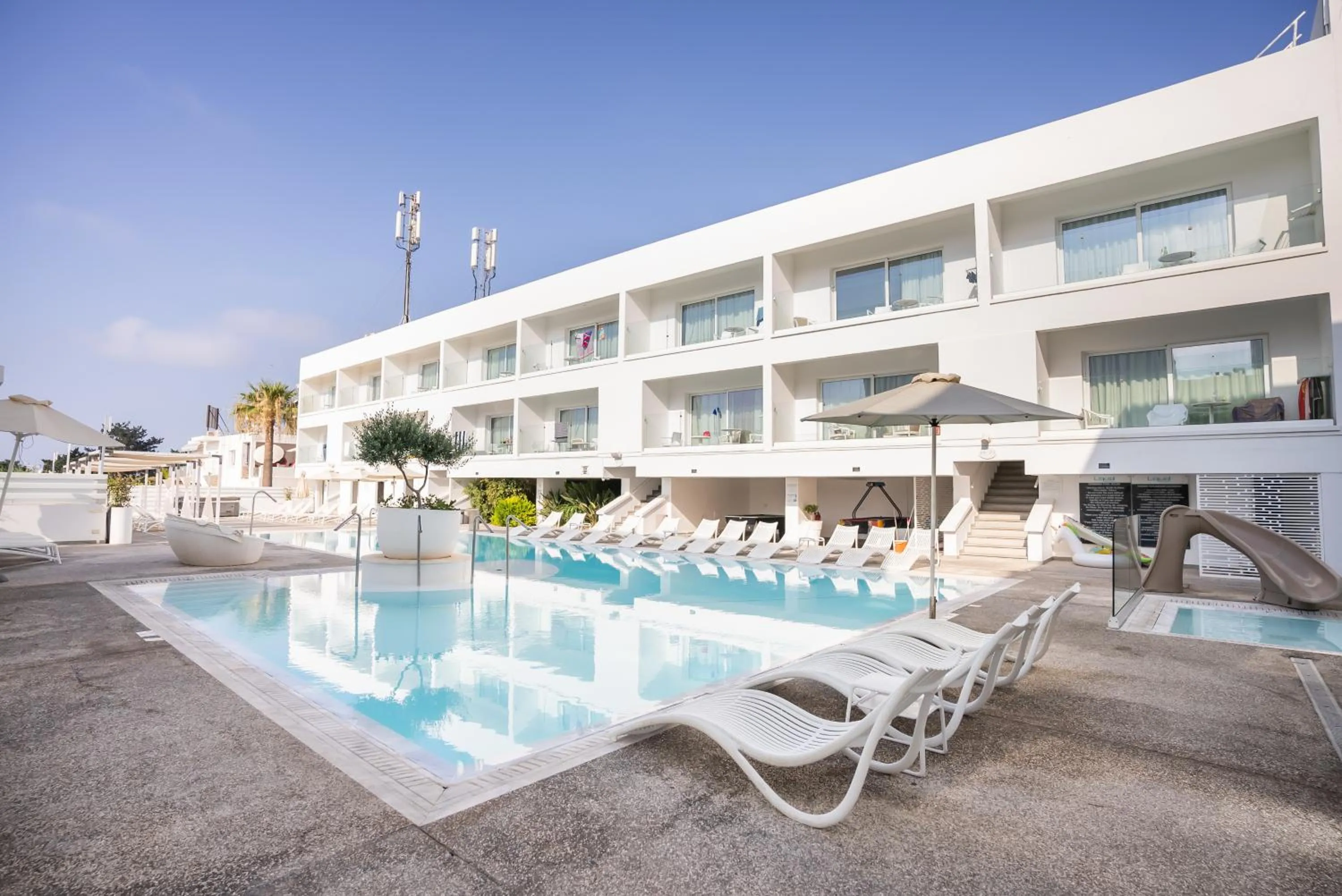 Swimming pool in Liquid Hotel Apartments