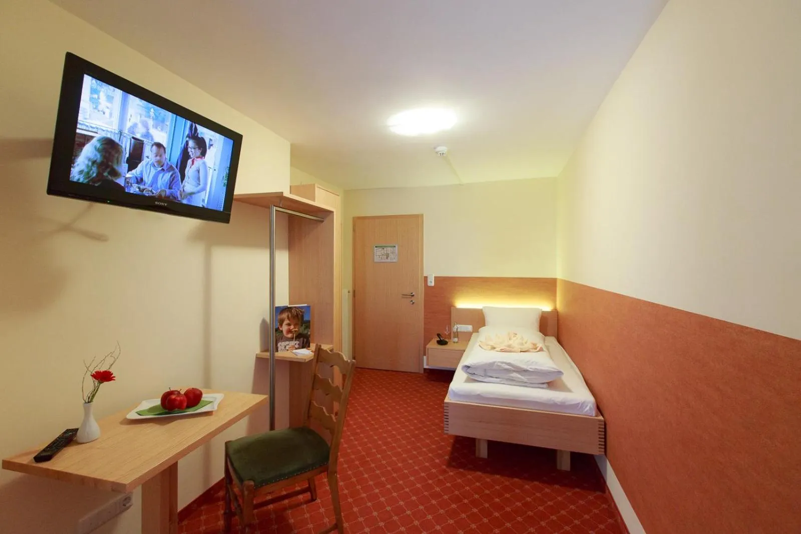 Bed in Familienhotel Adler