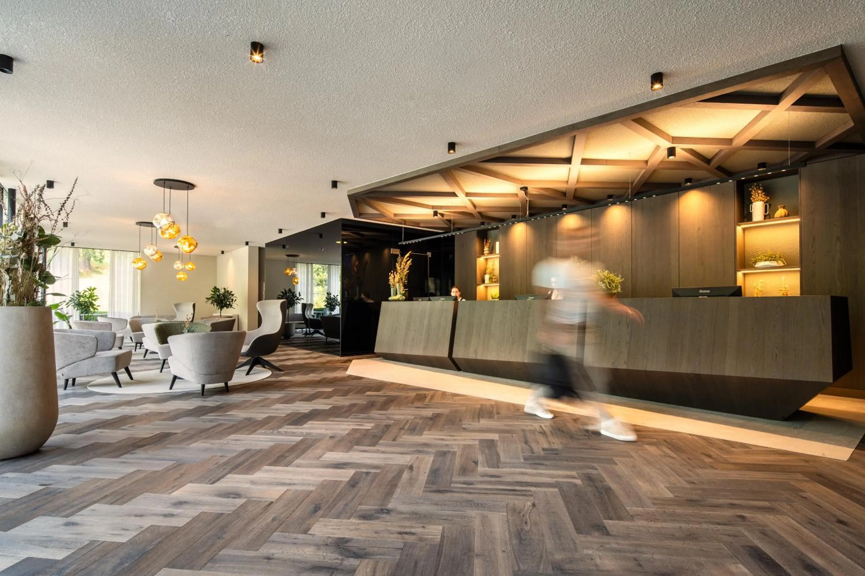 Lobby or reception in DAS RONACHER Thermal Spa Hotel