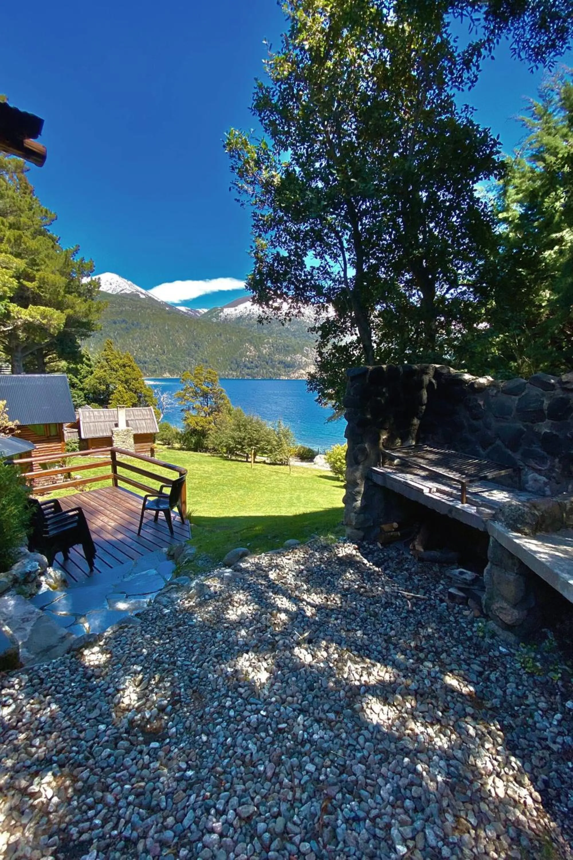 Lake view in Cabañas Villa Labrador con costa de lago