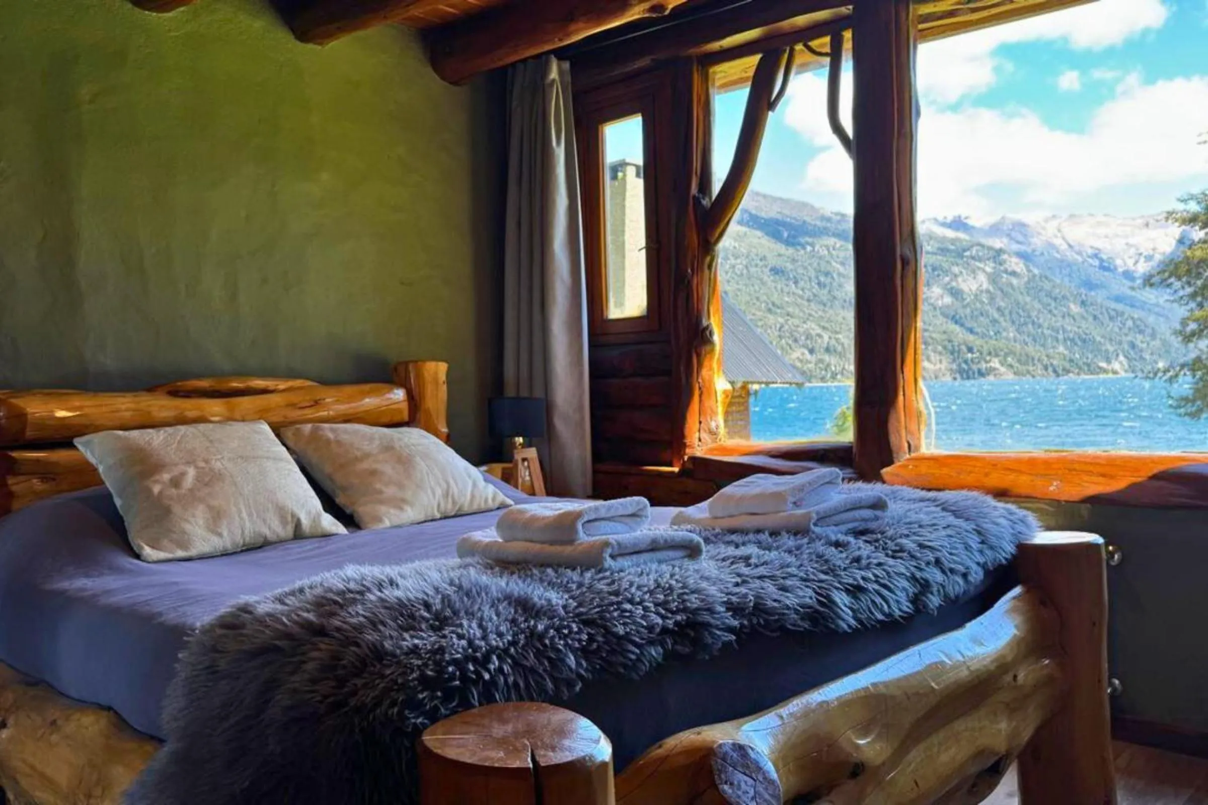 Bedroom, Bed in Cabañas Villa Labrador con costa de lago