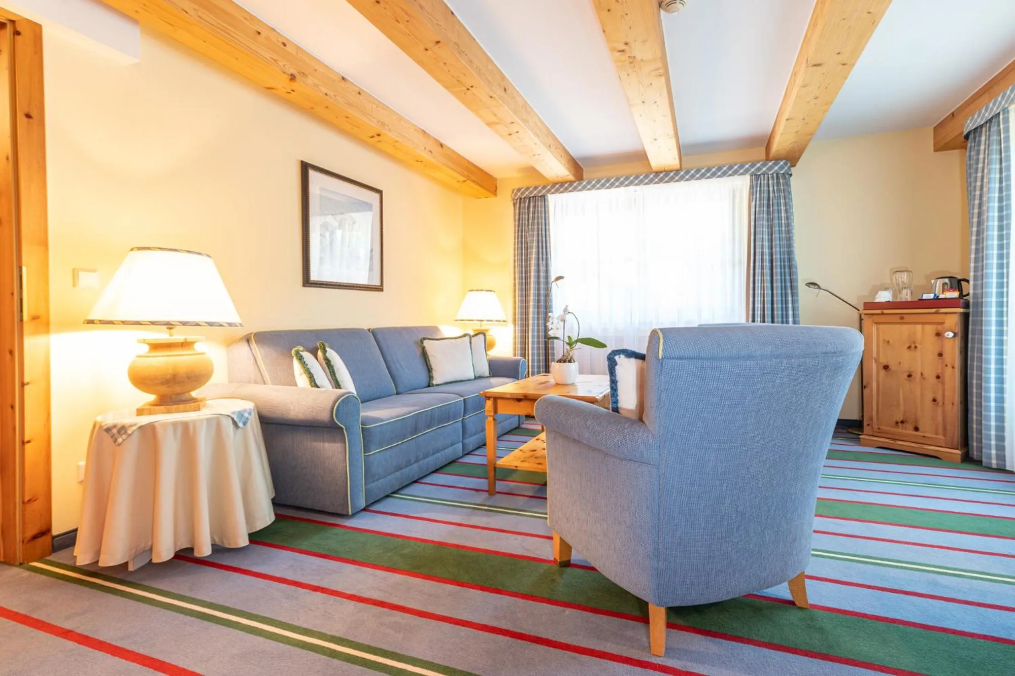 Photo of the whole room in Hotel Kaiserhof Kitzbühel, 4 Sterne Superior