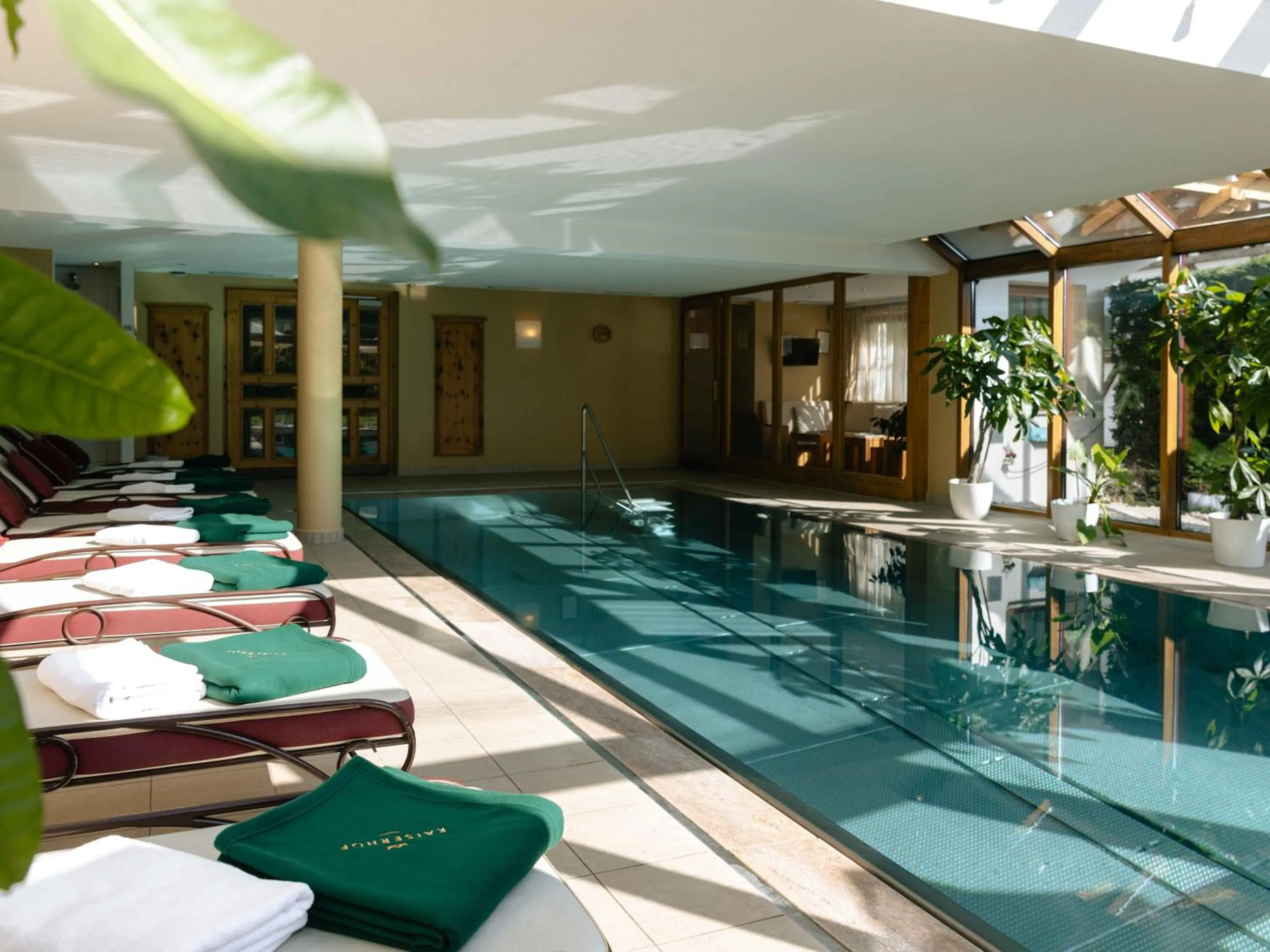 Swimming pool in Hotel Kaiserhof Kitzbühel, 4 Sterne Superior