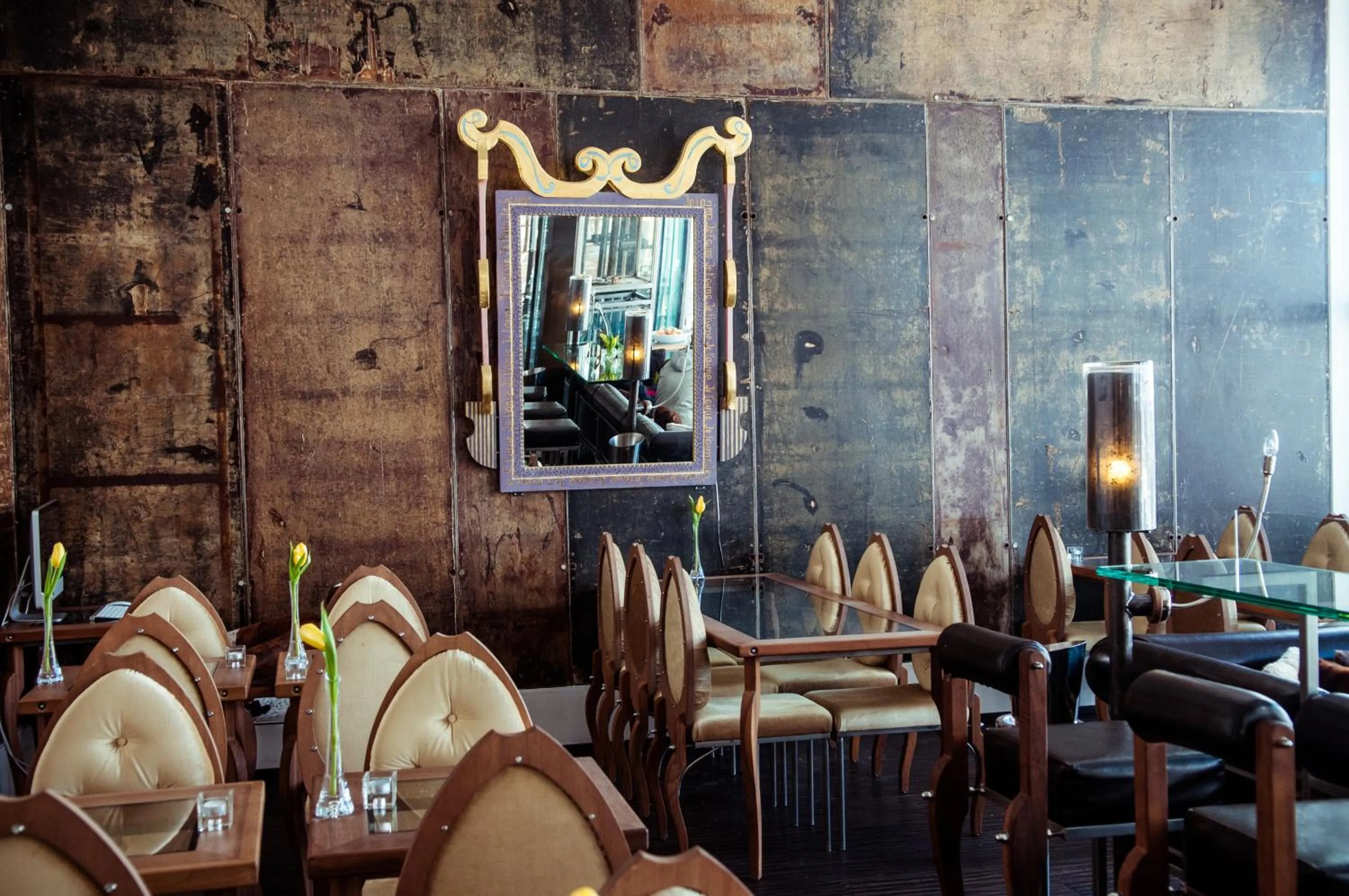 Restaurant/places to eat in Backstage Hotel Serviced Apartments