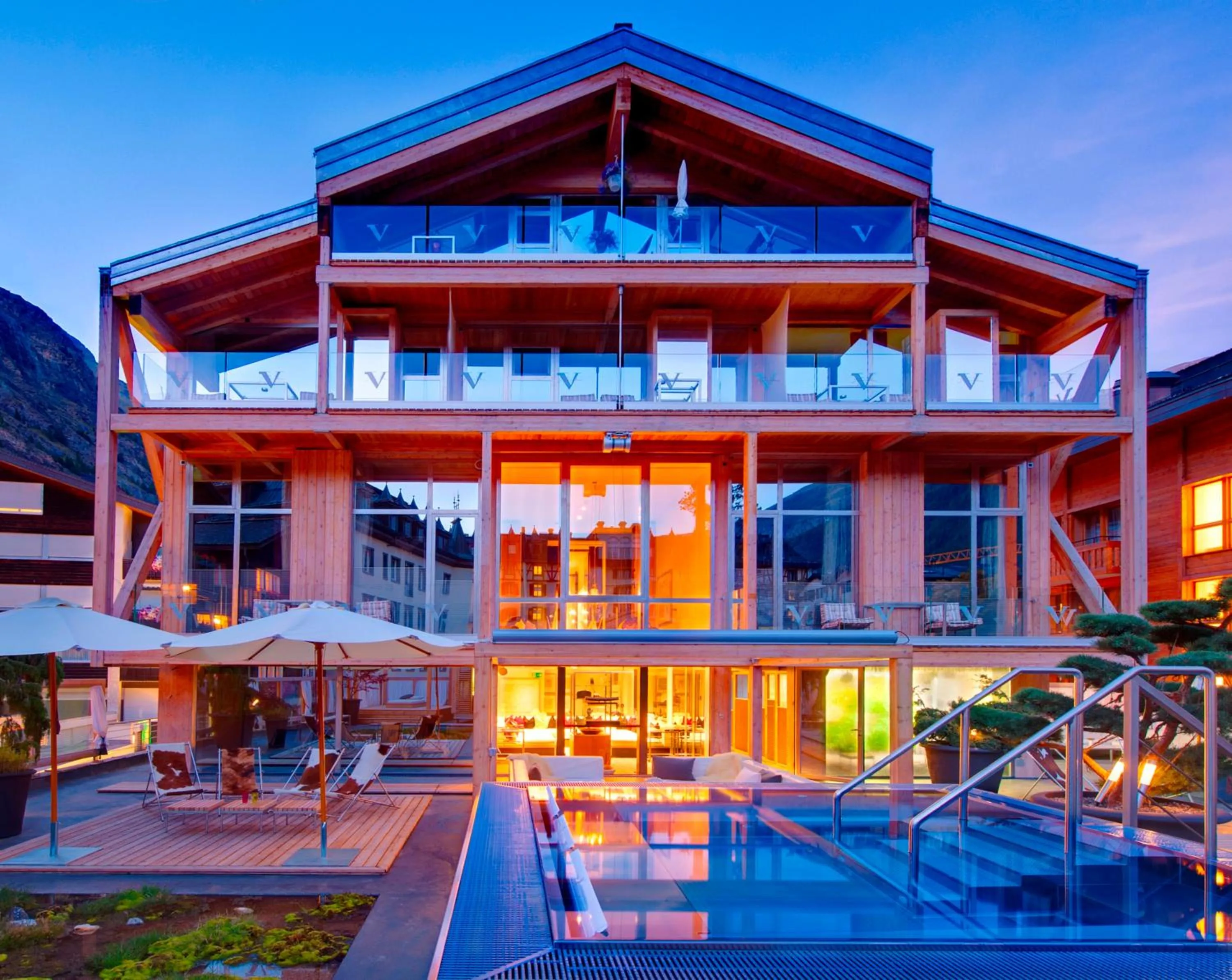 Swimming pool in Backstage Hotel Serviced Apartments