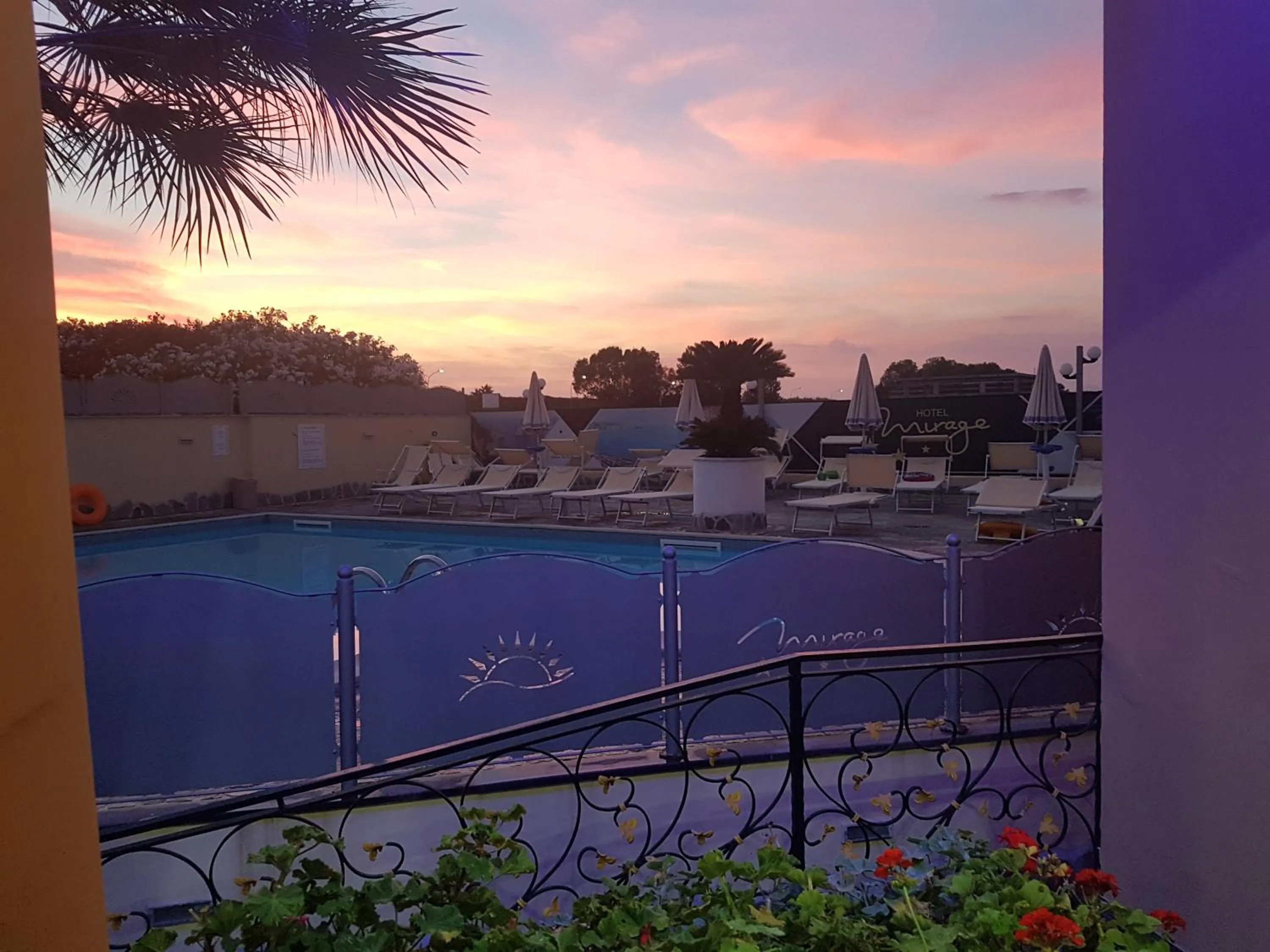 Pool view in Hotel Mirage
