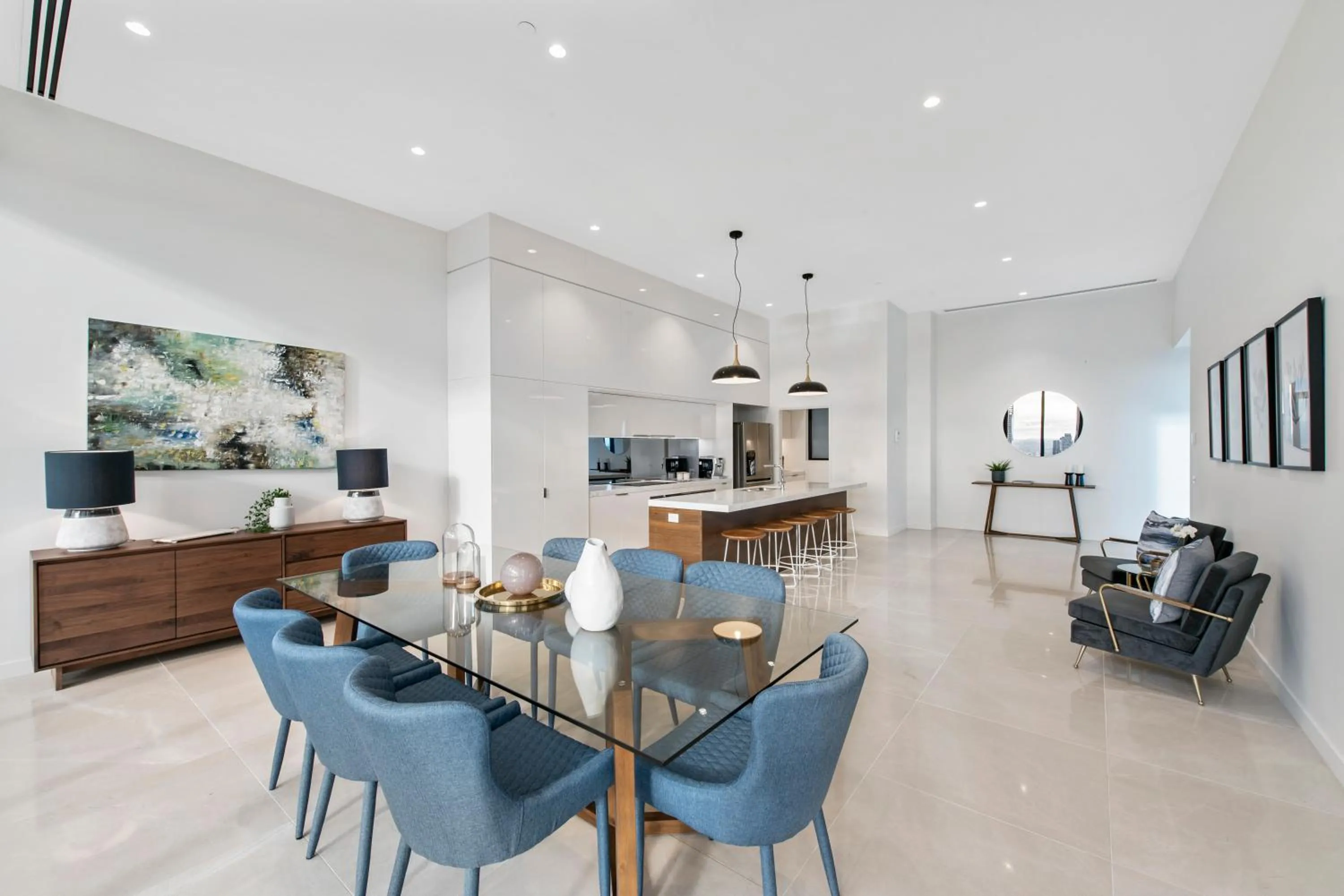 Dining area in Melbourne City Apartments Panoramic Skyview Penthouse