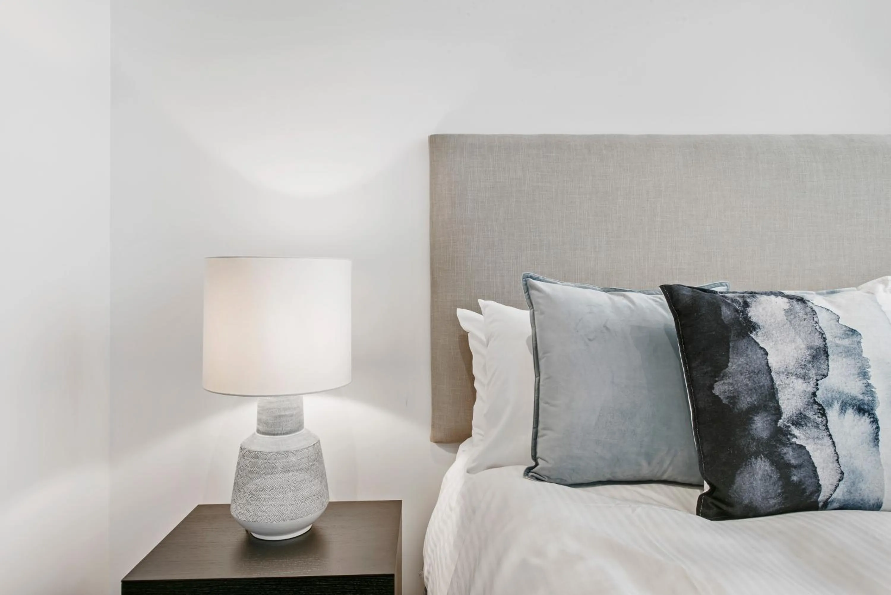 Bedroom, Bed in Melbourne City Apartments Panoramic Skyview Penthouse