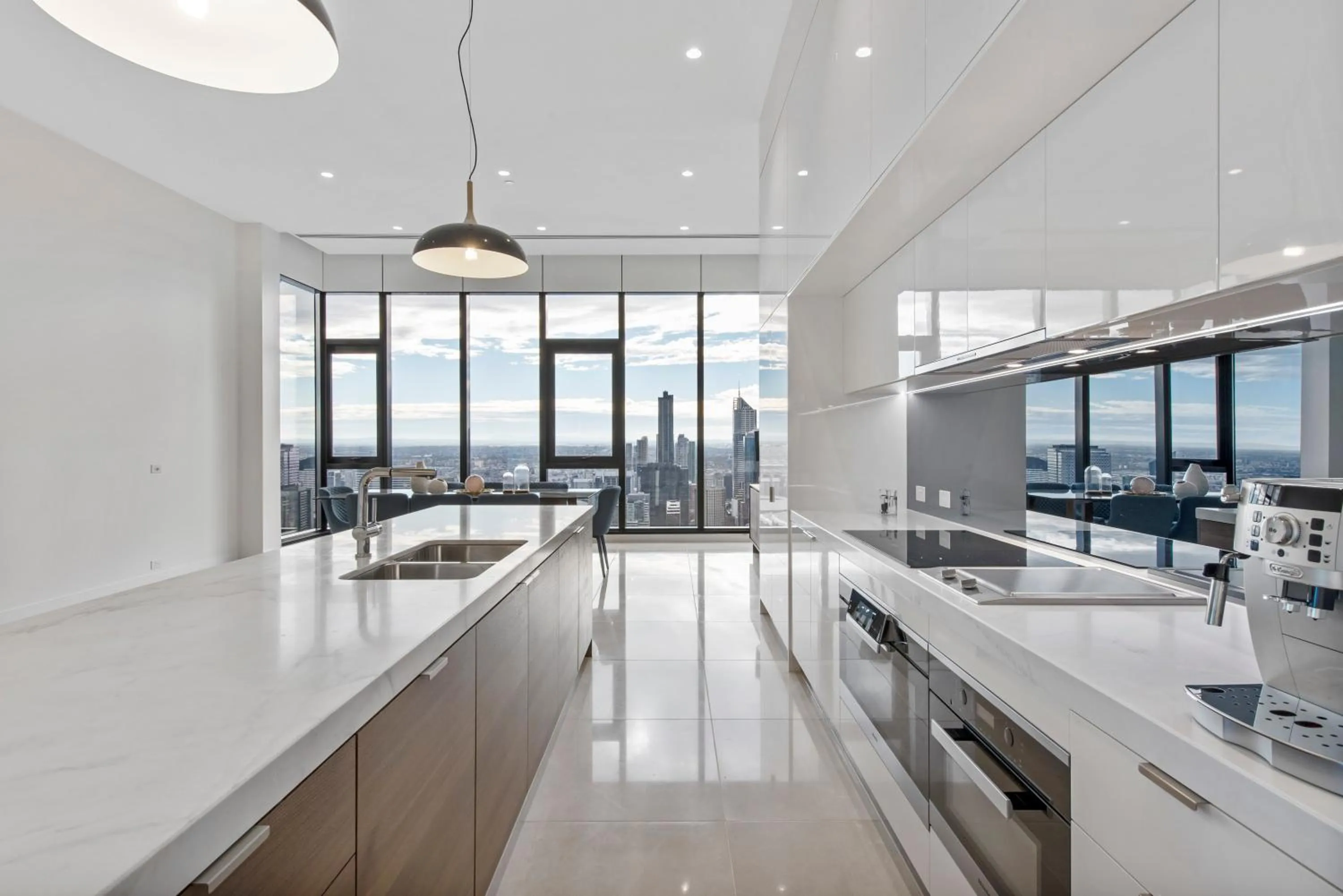 Kitchen or kitchenette in Melbourne City Apartments Panoramic Skyview Penthouse