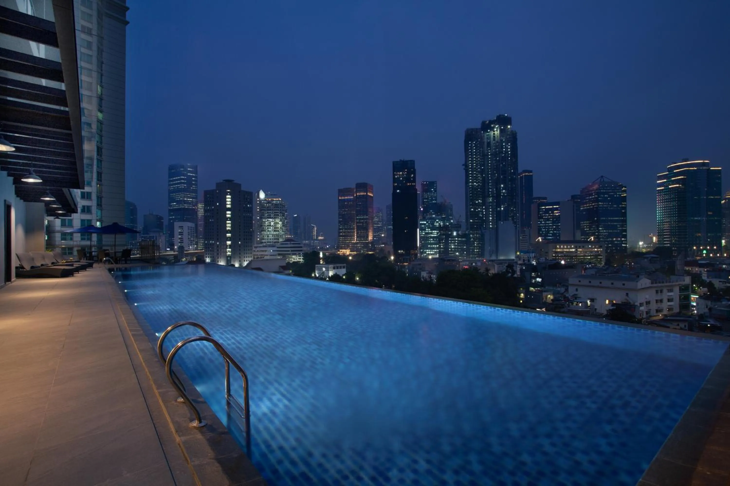 Swimming pool in Somerset Sudirman Jakarta