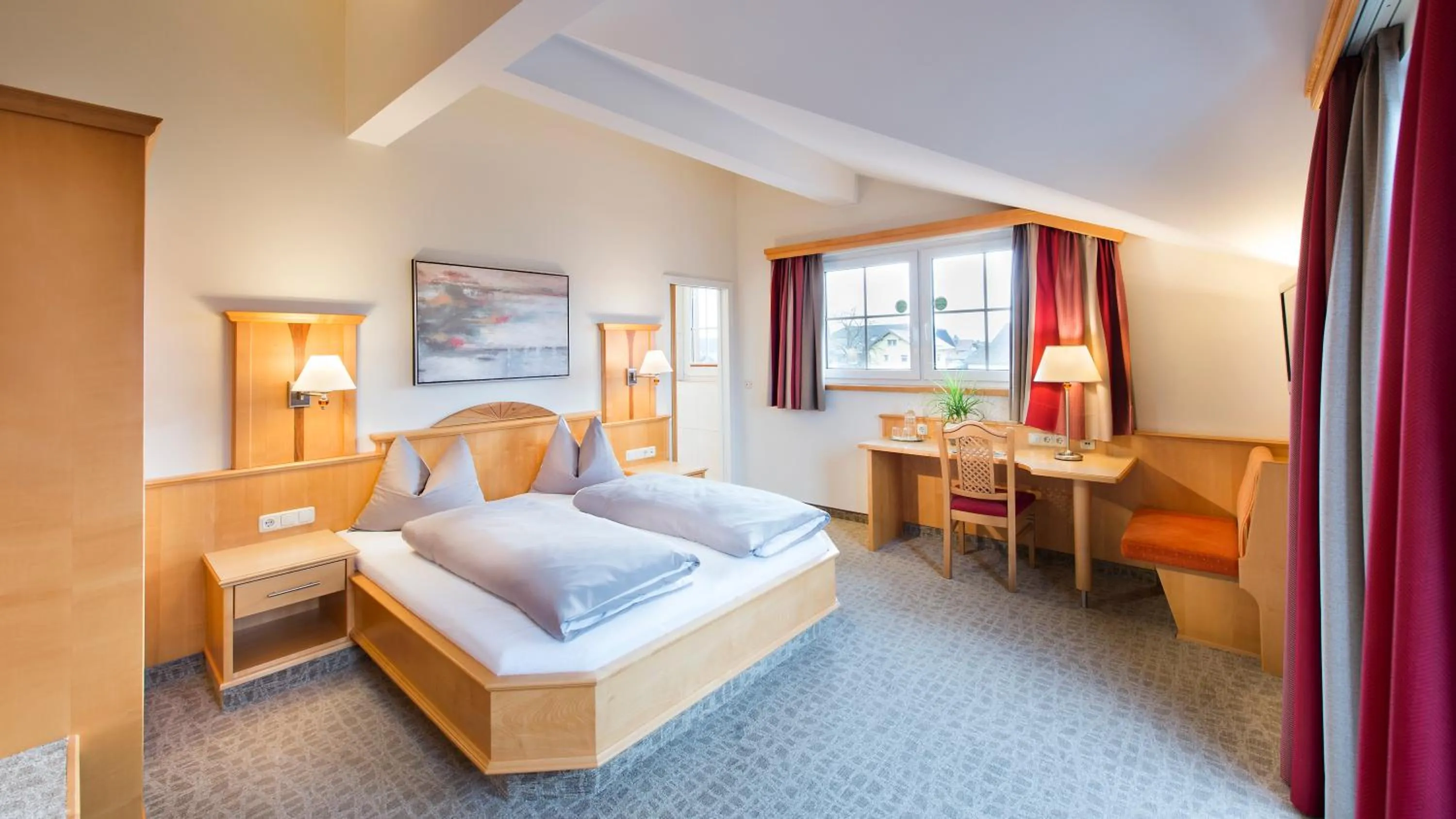 Bedroom, Bed in Hotel Königgut