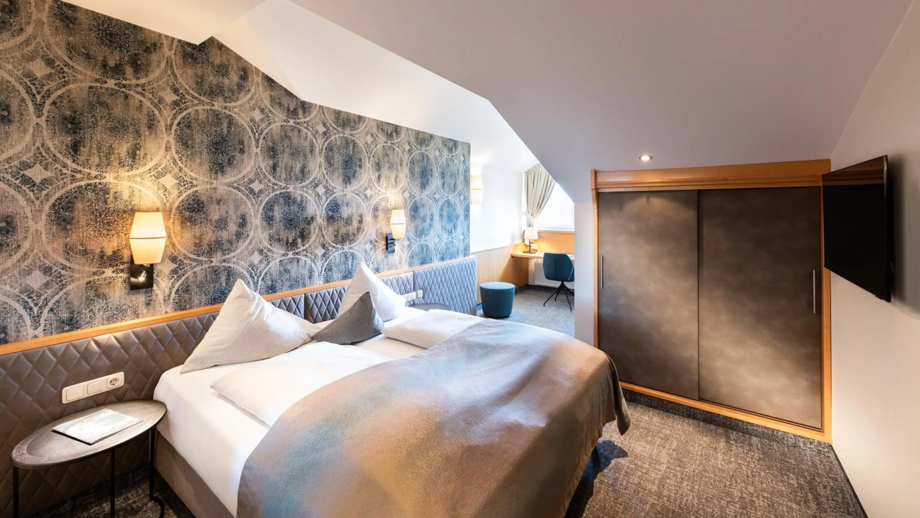 Bedroom, Bed in Hotel Königgut