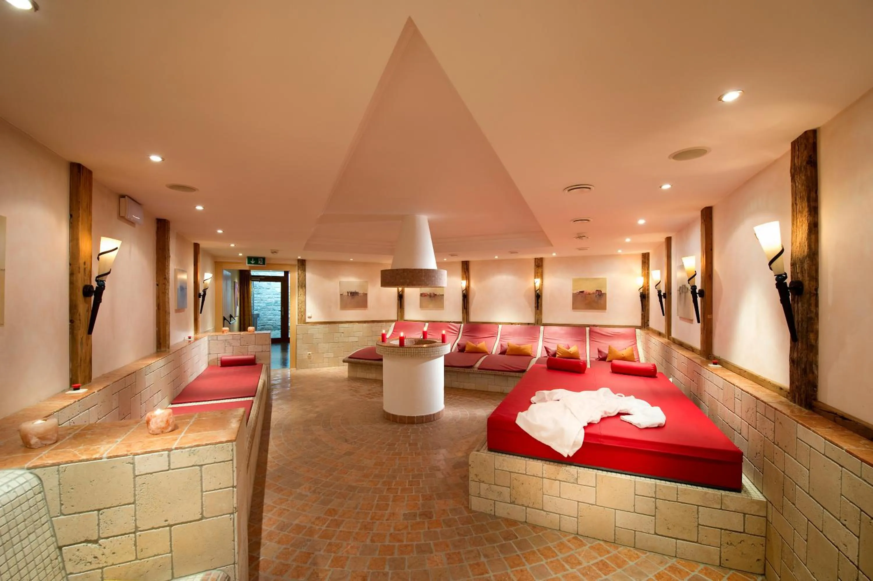 Spa and wellness centre/facilities, Bed in Hotel Königgut