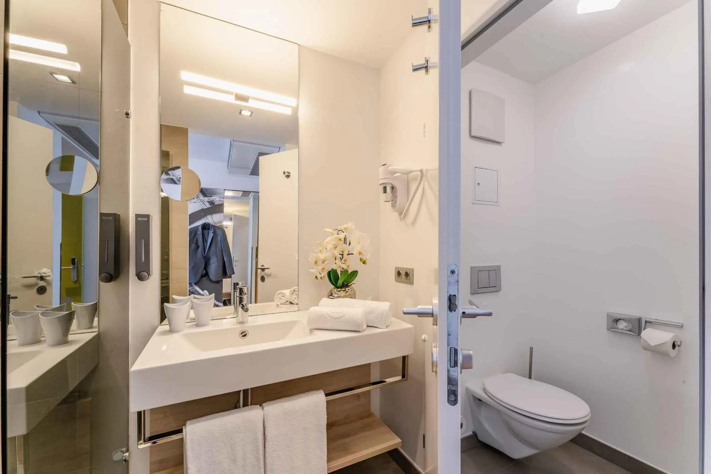 Toilet in PLAZA INN Wien Gasometer