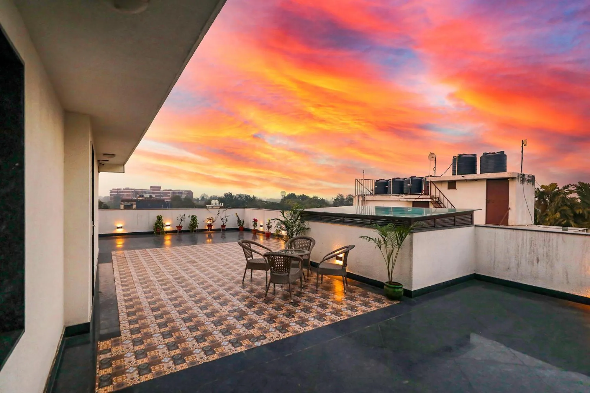 Balcony/Terrace in FabHotel La Paz Stay B&B