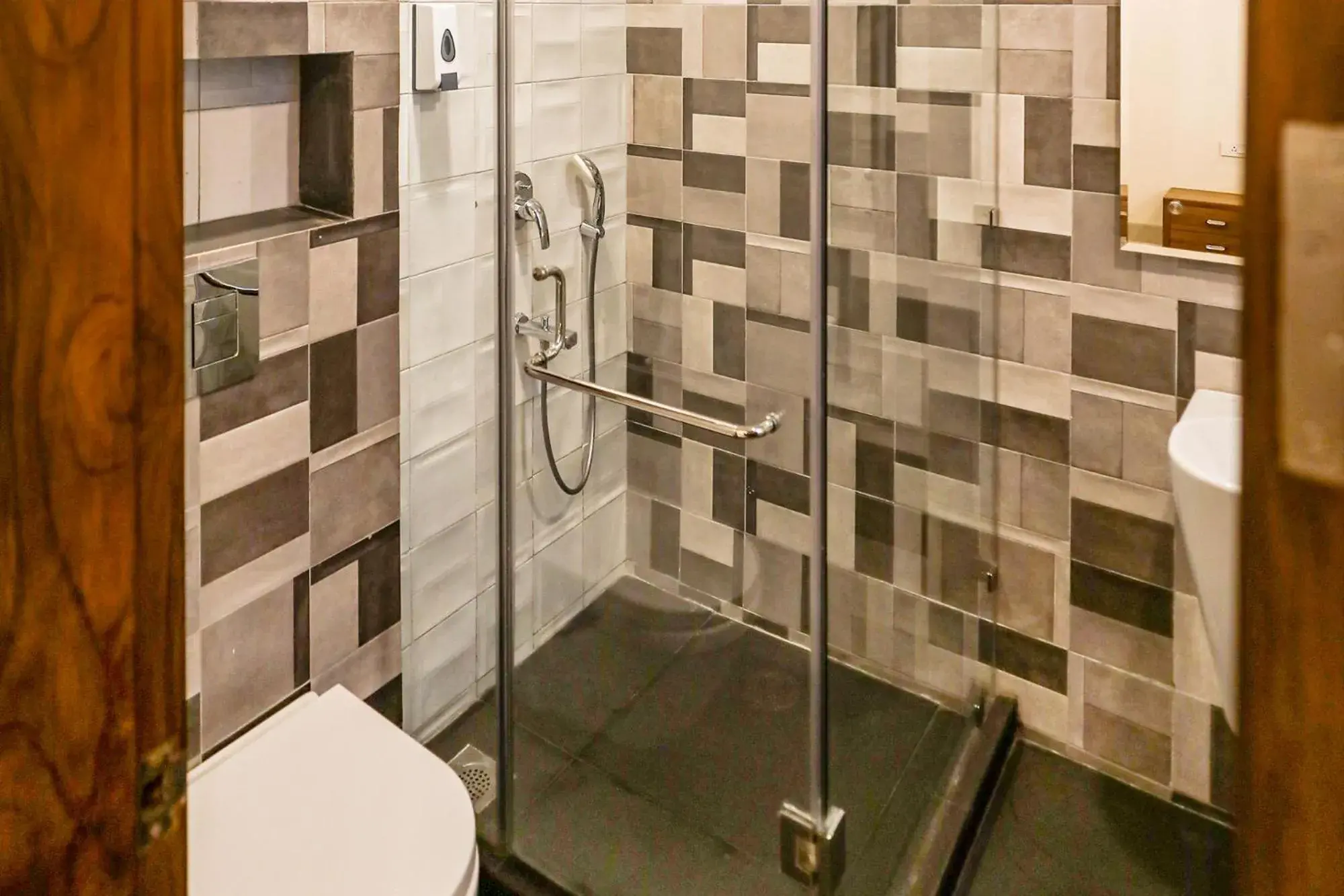 Superior Double Room - single occupancy in FabHotel La Paz Stay B&B Superior Double Room - single occupancy in FabHotel La Paz Stay B&B