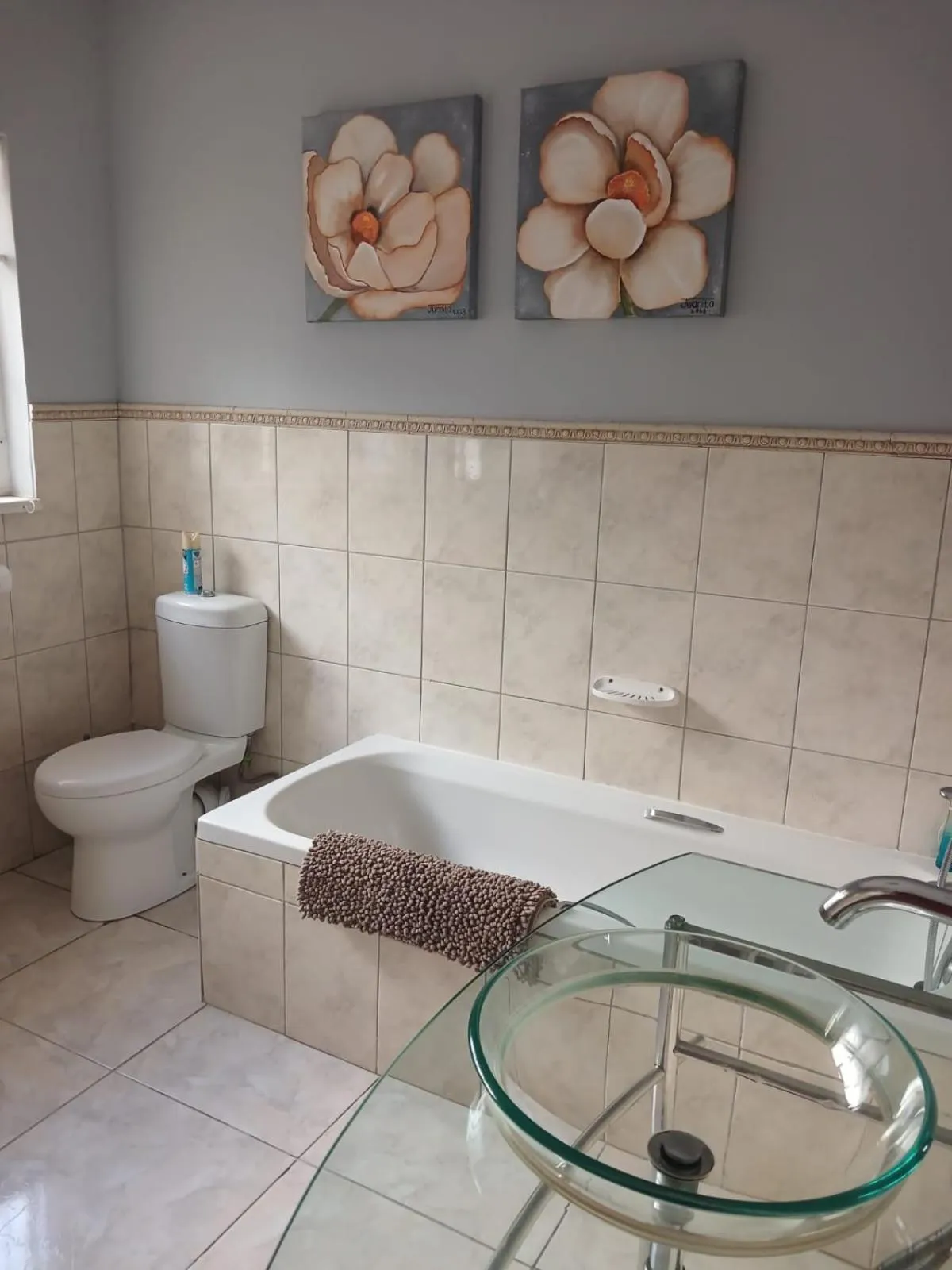 Bath in AVIENTO Guesthouse