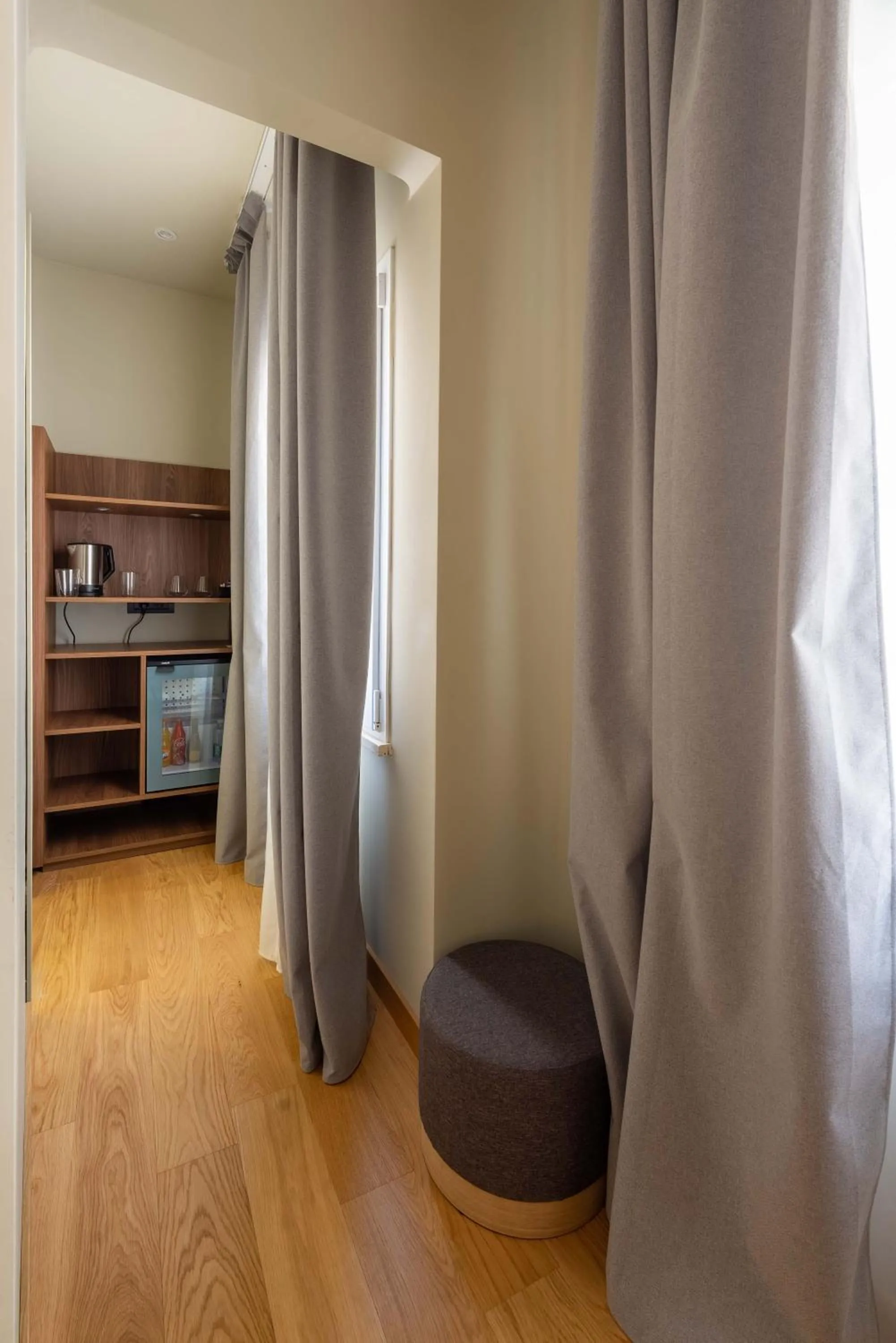 Coffee/tea facilities in ELICAL Exclusive Private Suites