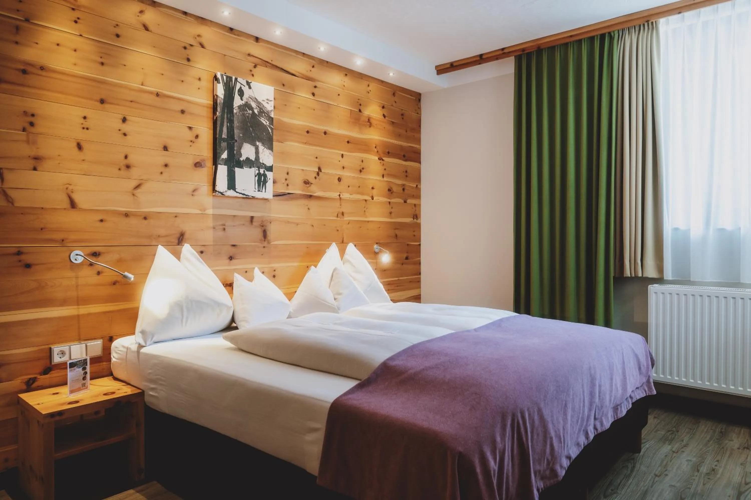 Photo of the whole room, Bed in Hotel DIE SONNE