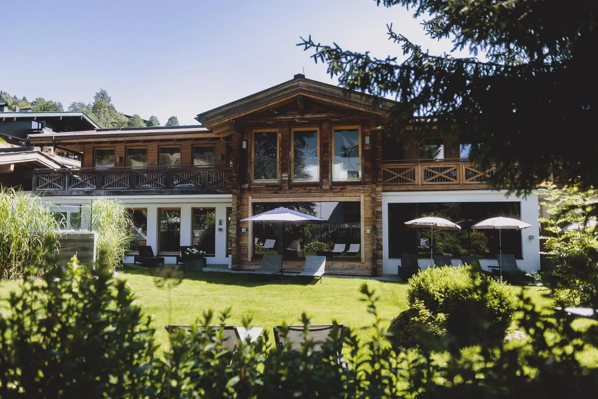 Property building in Hotel DIE SONNE