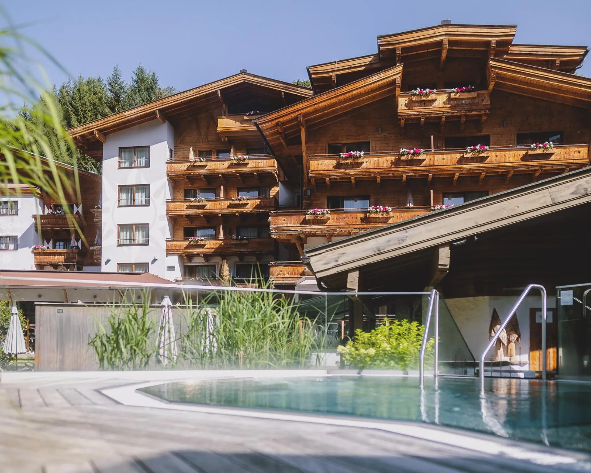 Property building in Hotel DIE SONNE