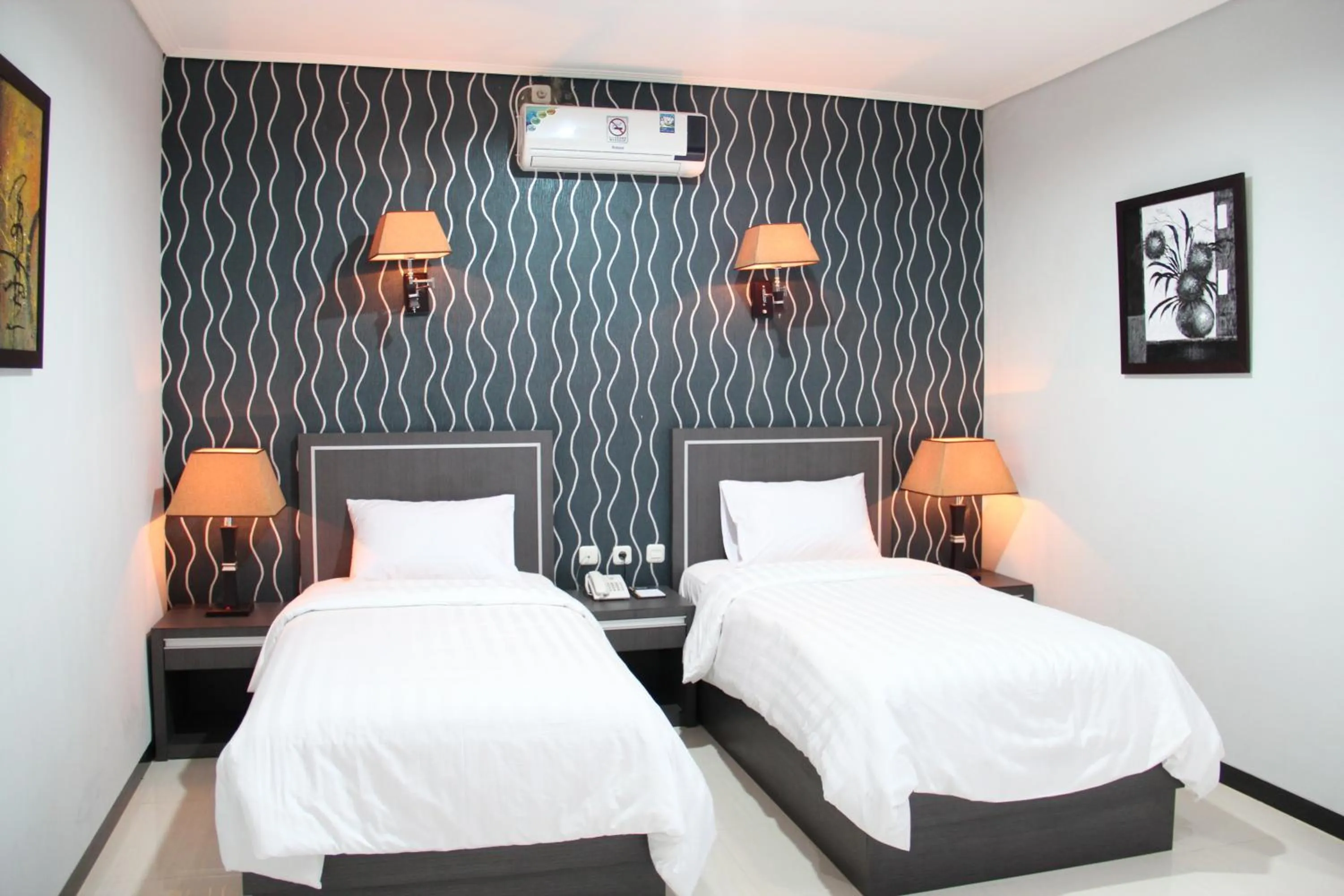 Bedroom, Bed in Hotel Victory Bandung