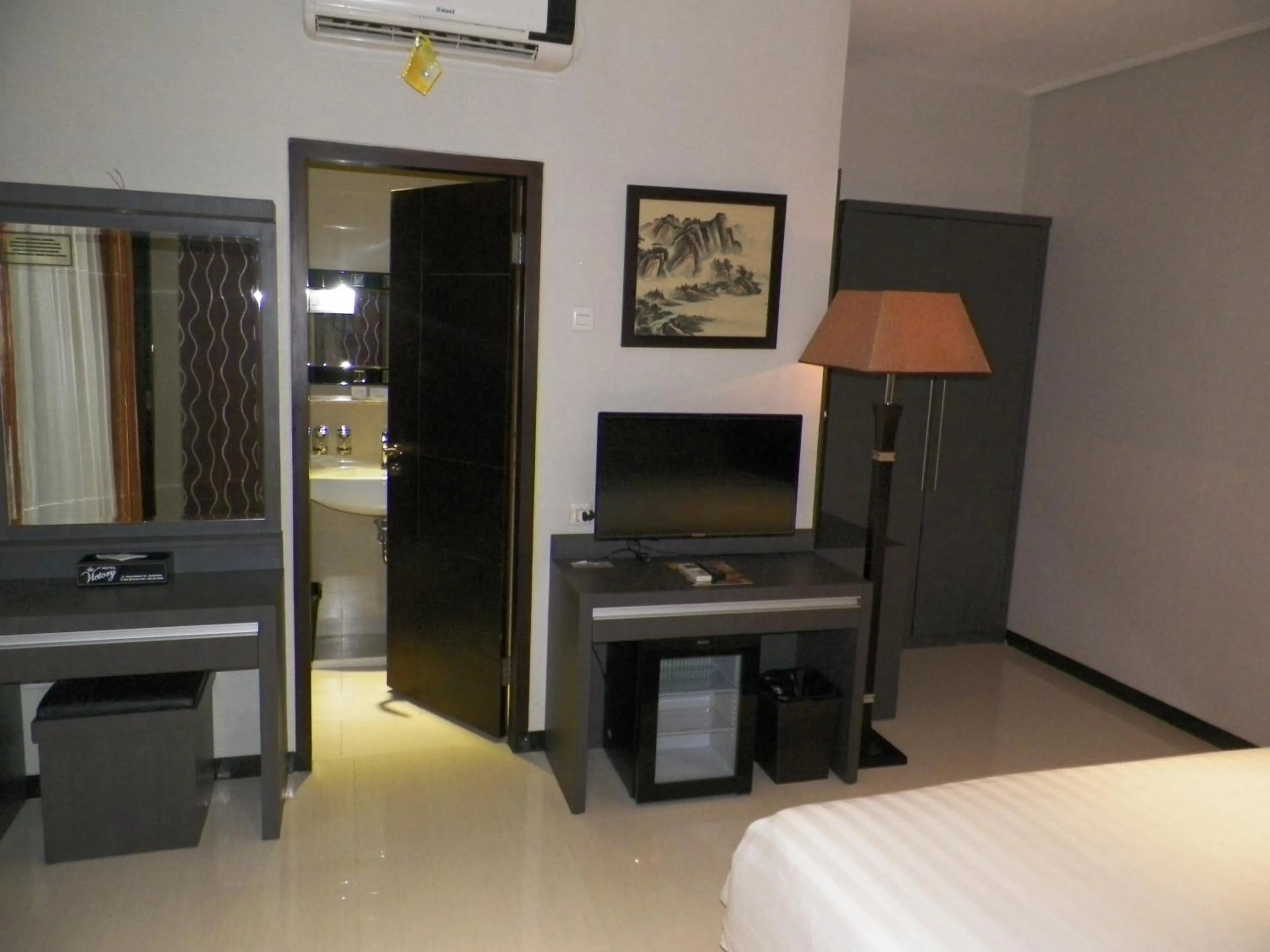TV and multimedia, Bed in Hotel Victory Bandung