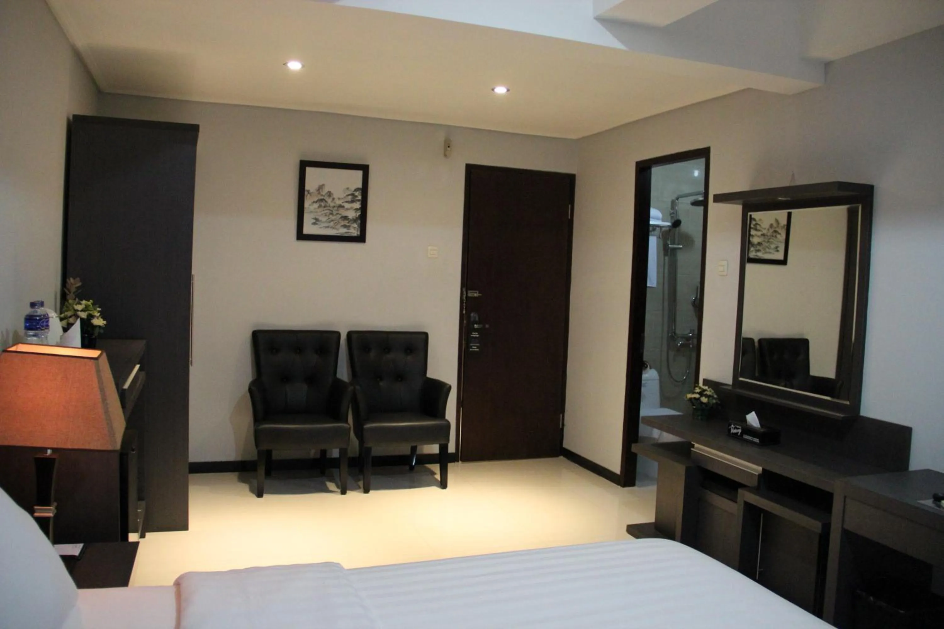 Seating area, Bed in Hotel Victory Bandung