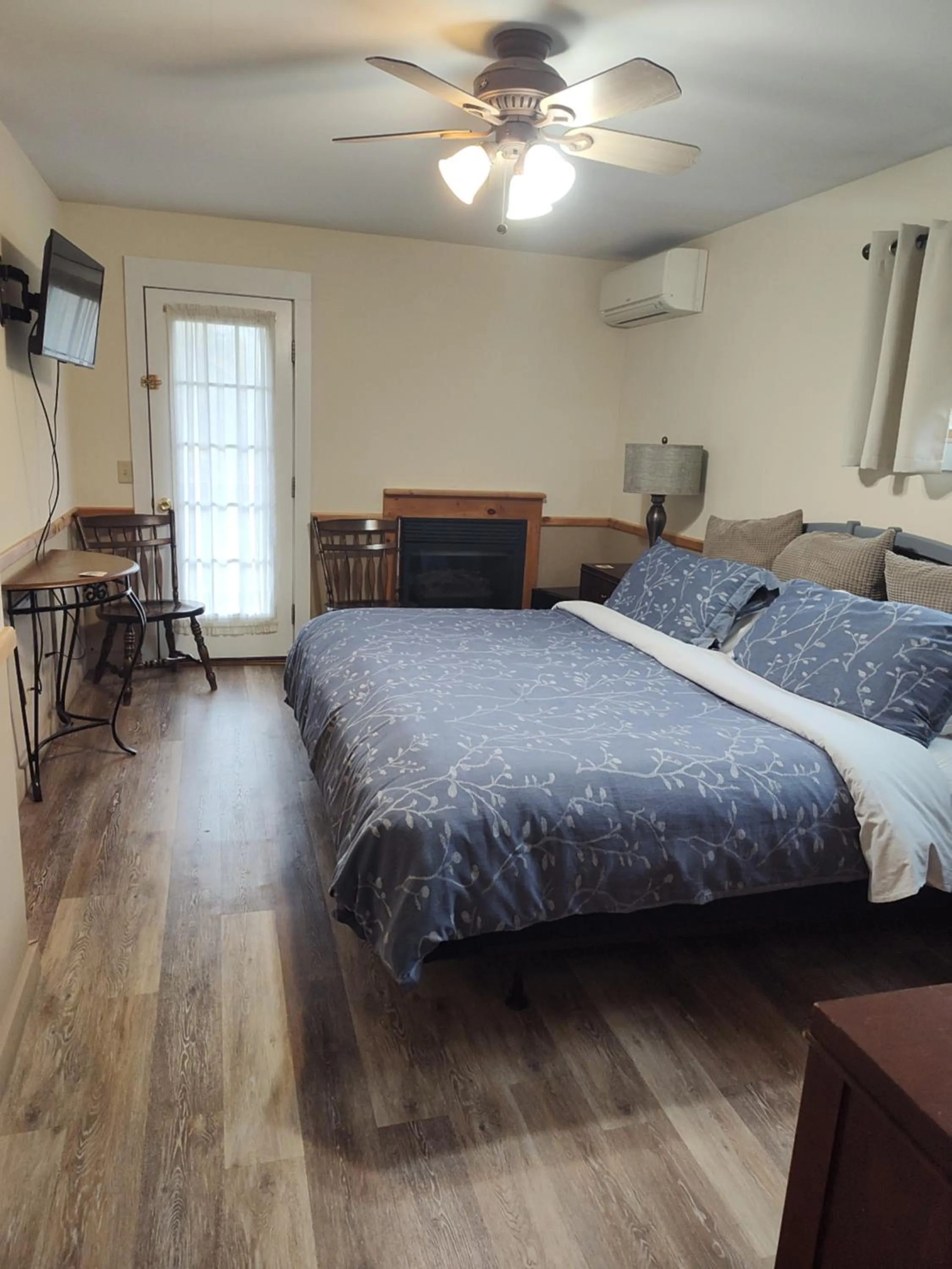 Bed in Doveberry Inn