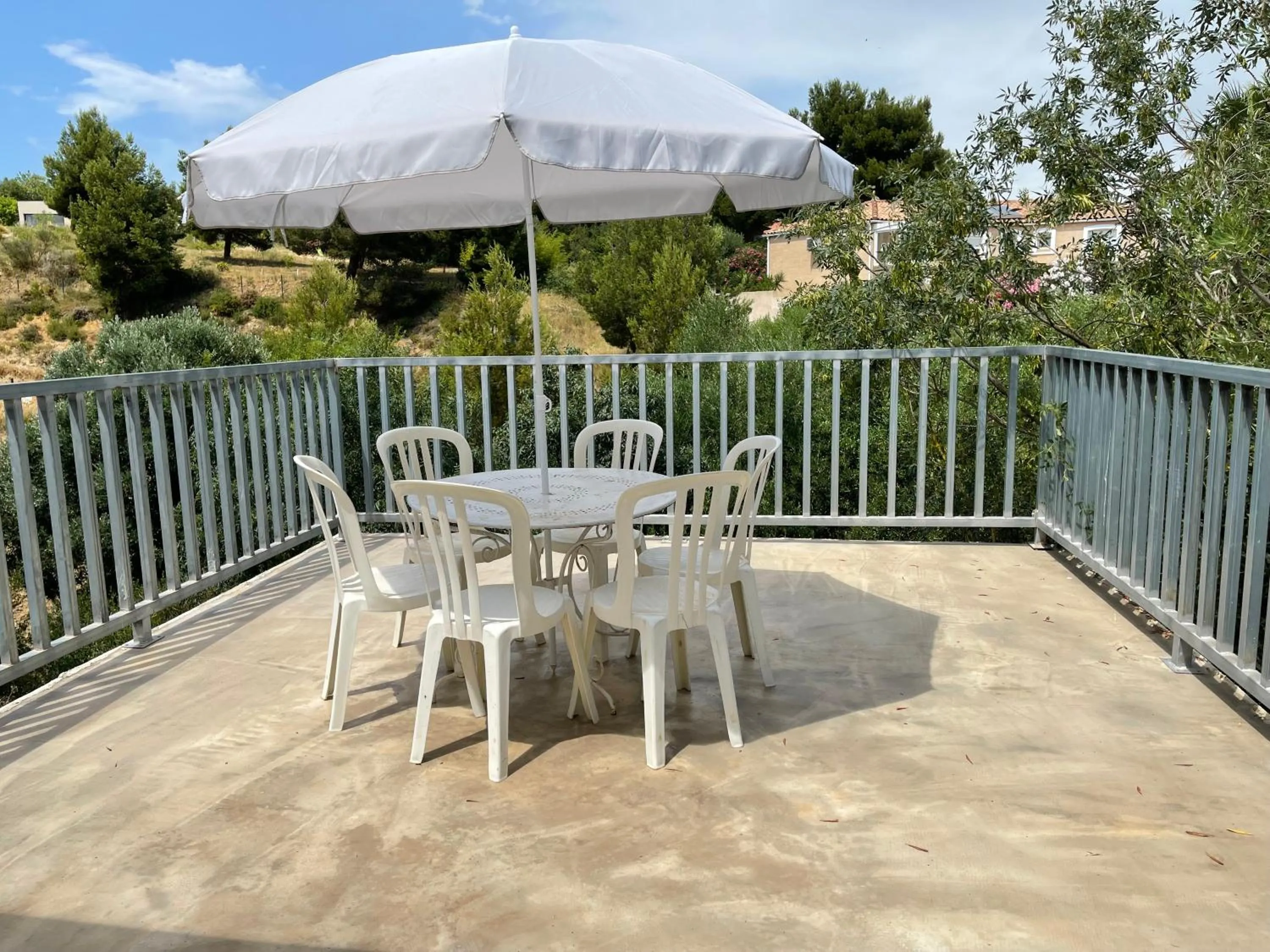 Balcony/Terrace in Le Fenouillet Cottage proche des Grands Buffets