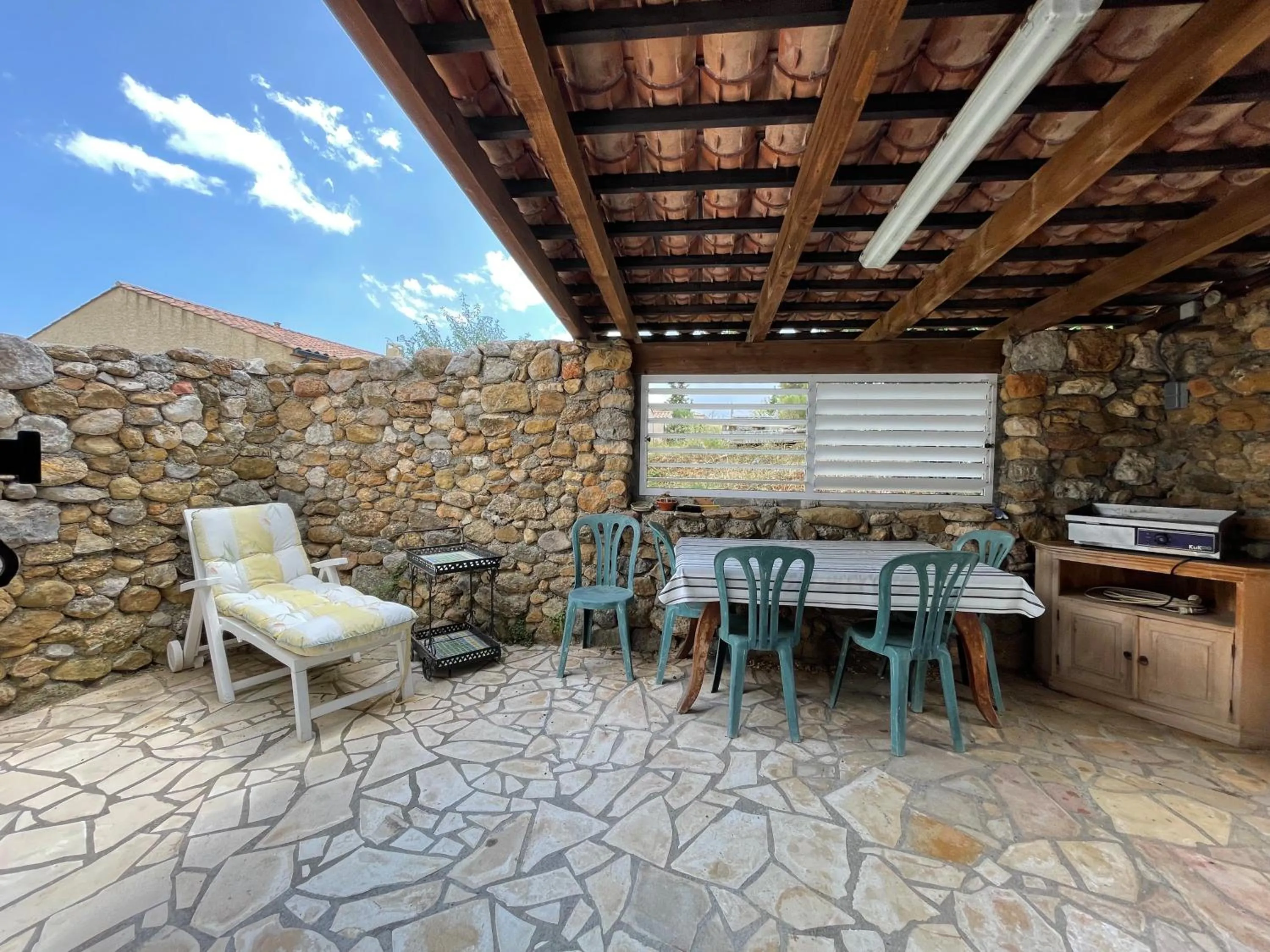 Patio in Le Fenouillet Cottage proche des Grands Buffets