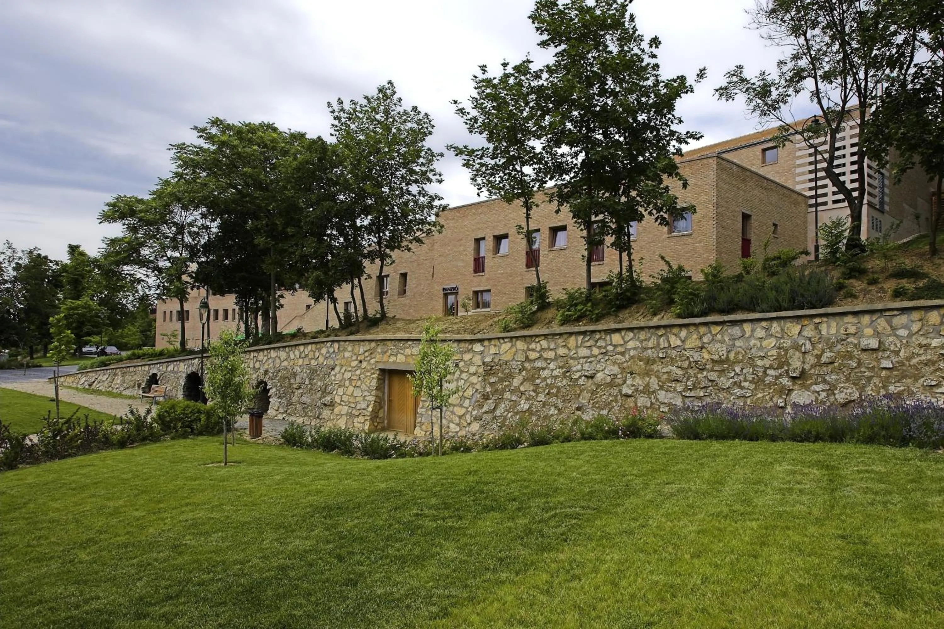 Property building in Völgyikút Ház